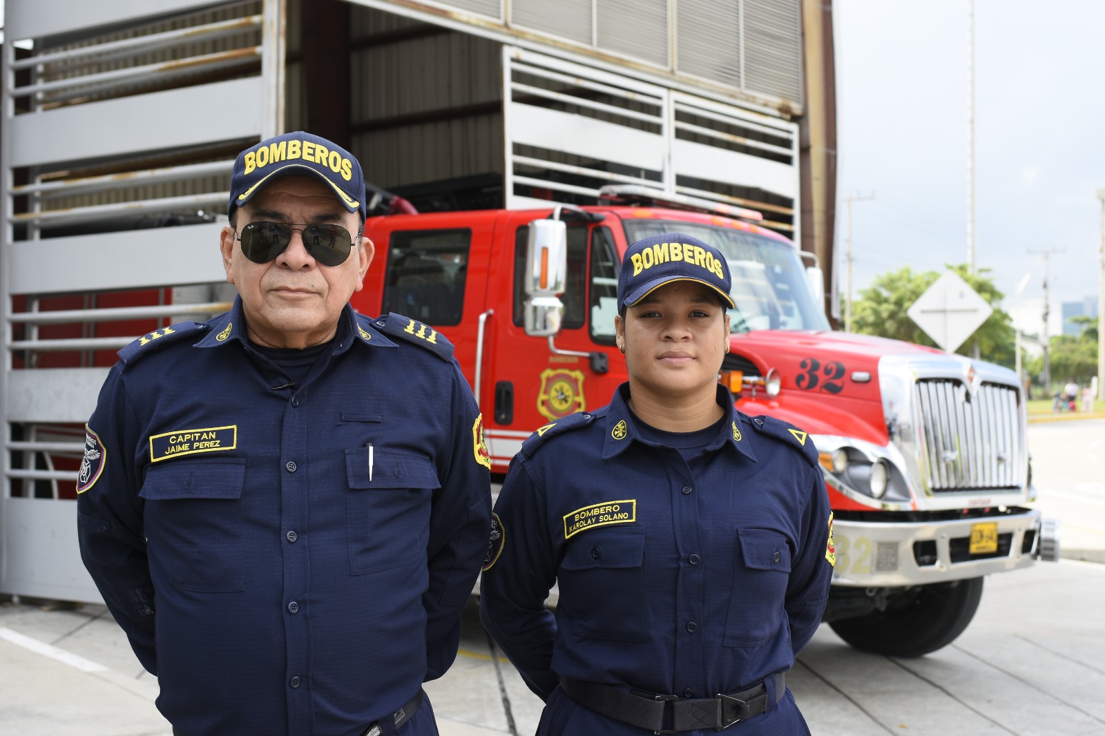 Karolay Solano y el Capitán Jaime Pérez