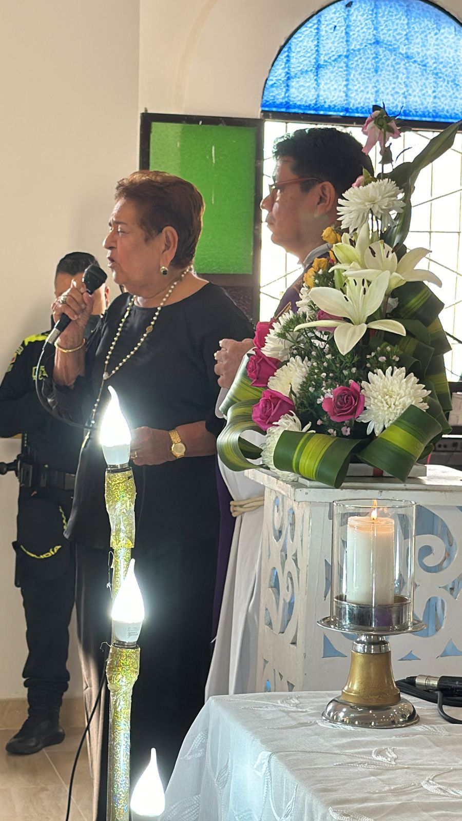 'La Niña Luz', la esposa de Lisandro Meza, antes del sepelio de su esposo