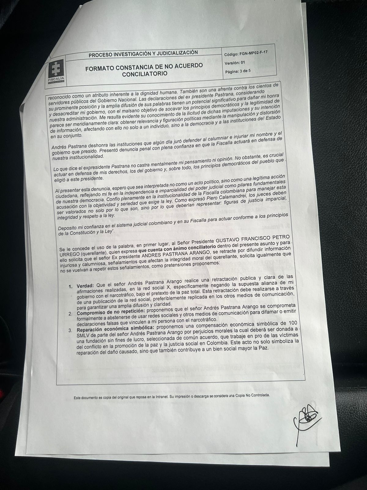 Documento de la Fiscalía con peticiones de Petro.