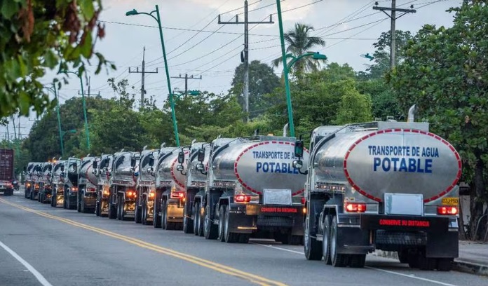 Los 40 carrotanques con agua para La Guajira enviados por la UNGRD