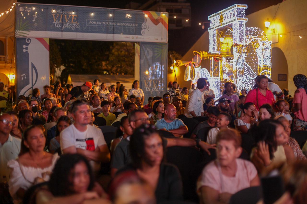 &quot;Vive tu plaza&quot; atrajo a las familias cartageneras al Centro