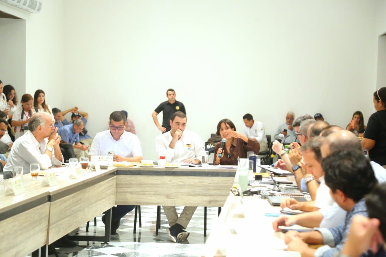 Reunión de la Ministra con alcaldes y gobernadores, en Cartagena. 