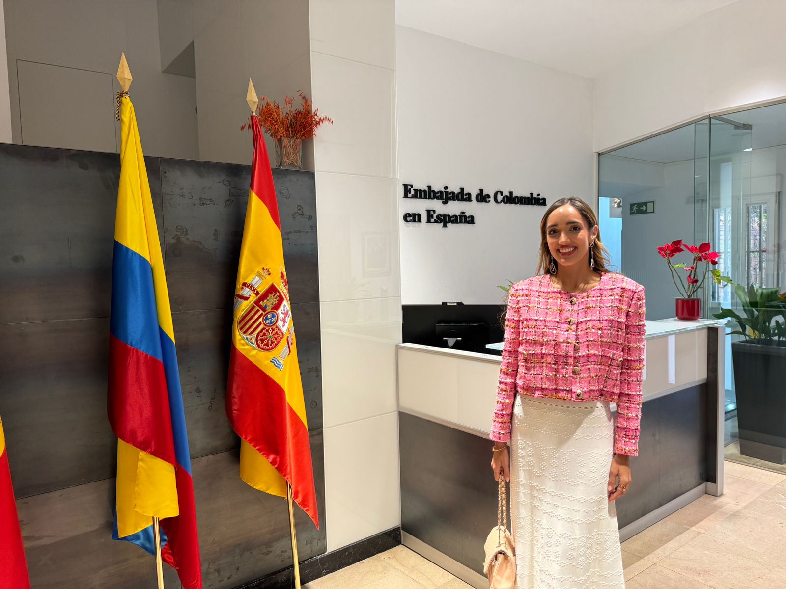 Meme Cure en la embajada de Colombia en España.
