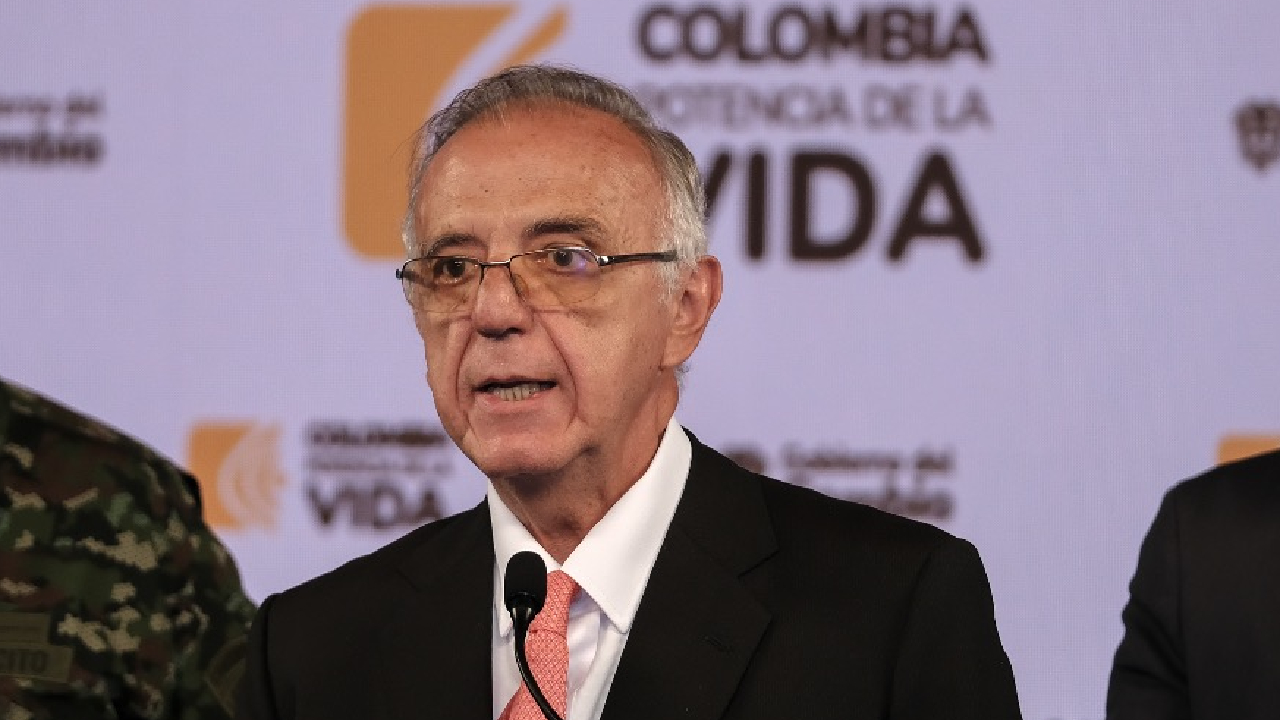 Iván Velásquez, ministra de Defensa.