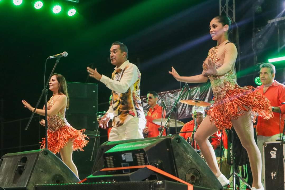 El Checo Acosta fue dio el show principal del Festival Nacional de la Cumbiamba.