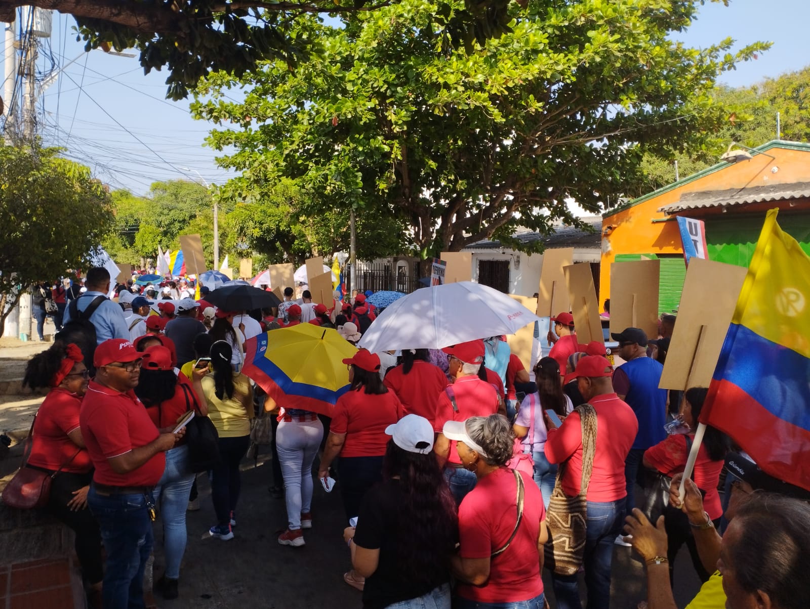  Líderes sindicales, estudiantes y organizaciones sociales marcharon en Barranquilla.