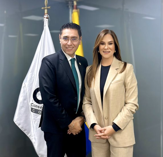 La nueva presidenta del CNE, Maritza Martínez, y el vicepresidente Cristian Quiroz
