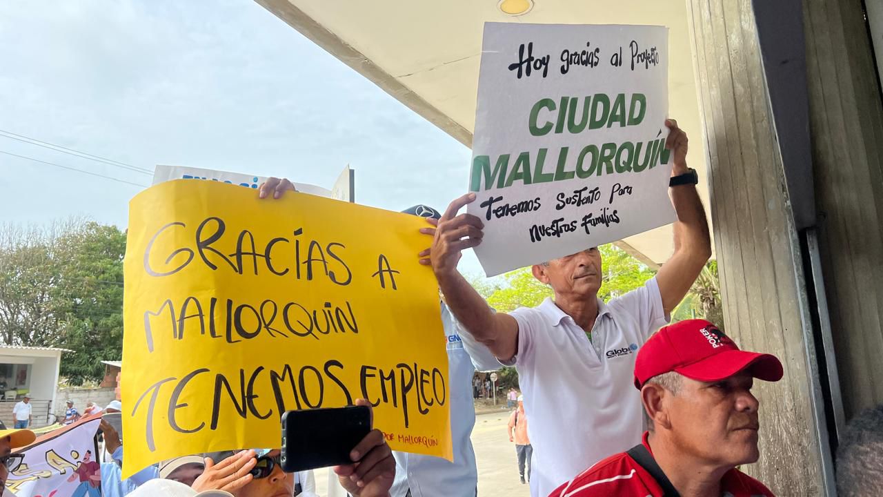 Otro grupo de manifestantes.