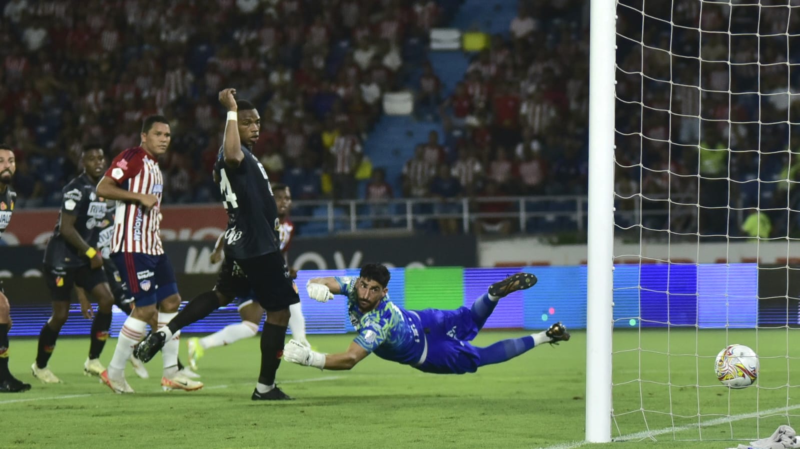 El segundo gol del Deportivo Pereira lo anotó Déiber Caicedo