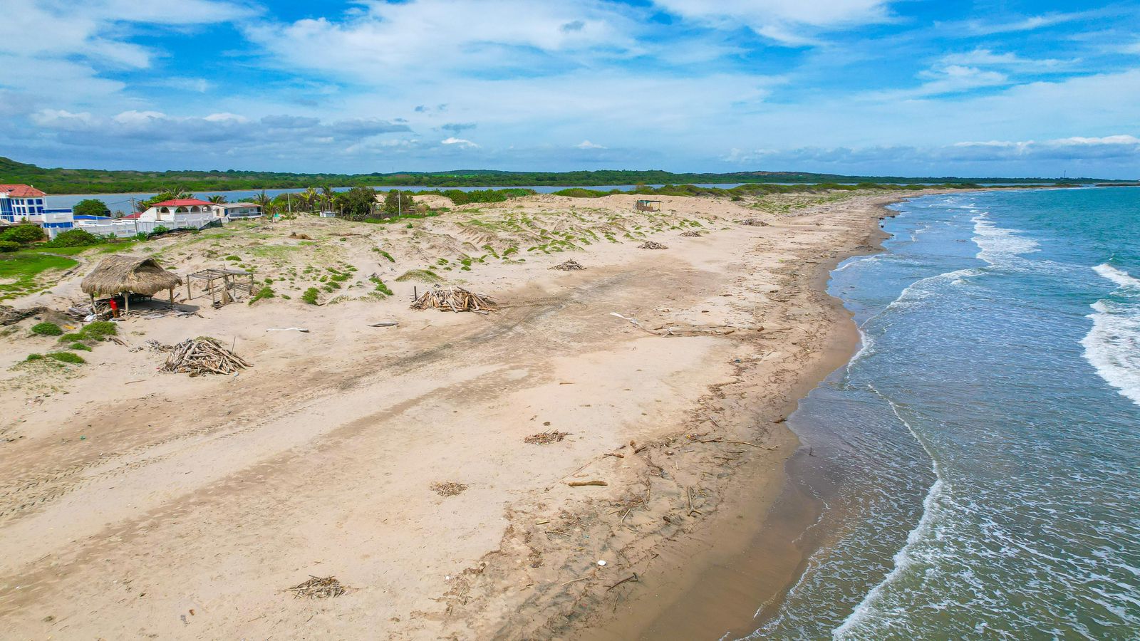 La playa de Punta Astilleros.