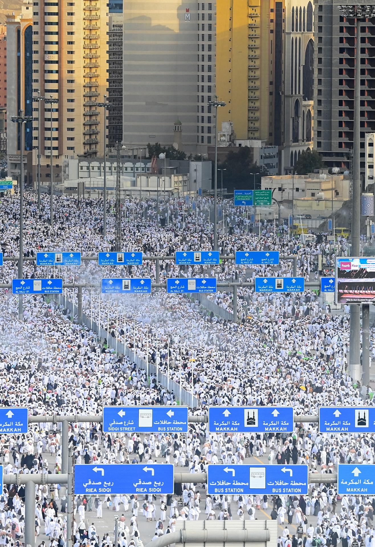 Al menos 900 personas murieron por calor durante la peregrinación anual a La Meca,