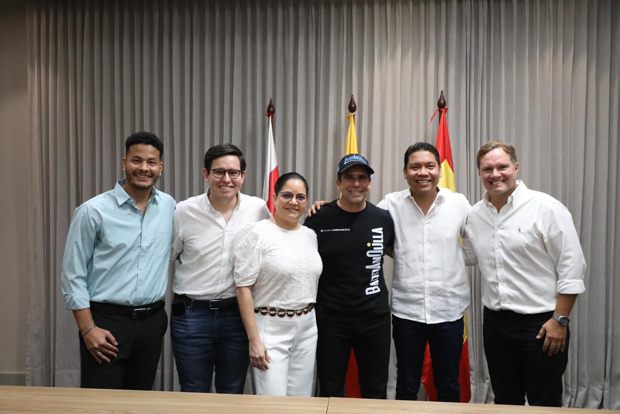 Alcalde Alejandro Char junto a los alcaldes locales.