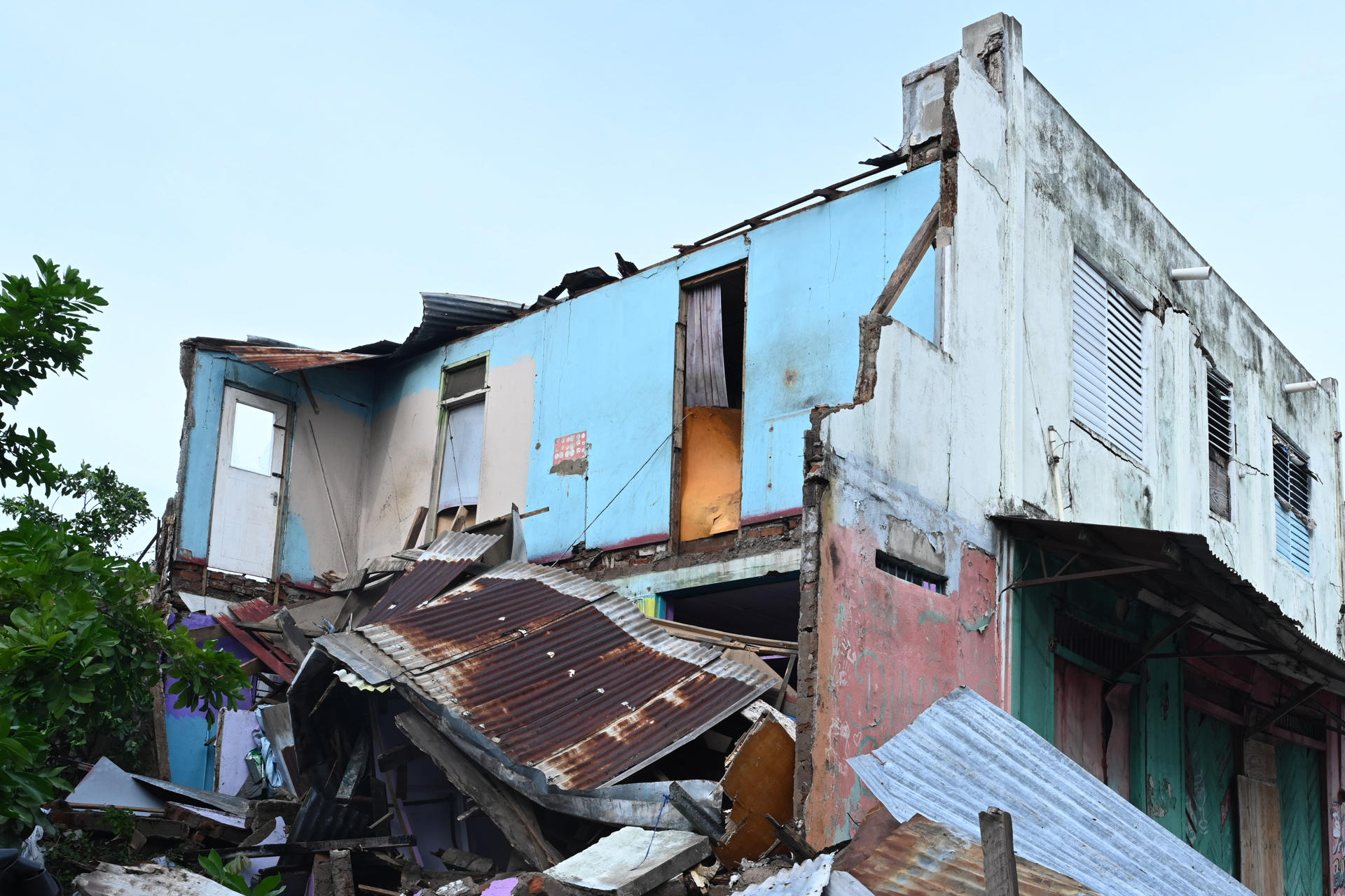 Casa destruida por el paso del huracán en Jamaica.