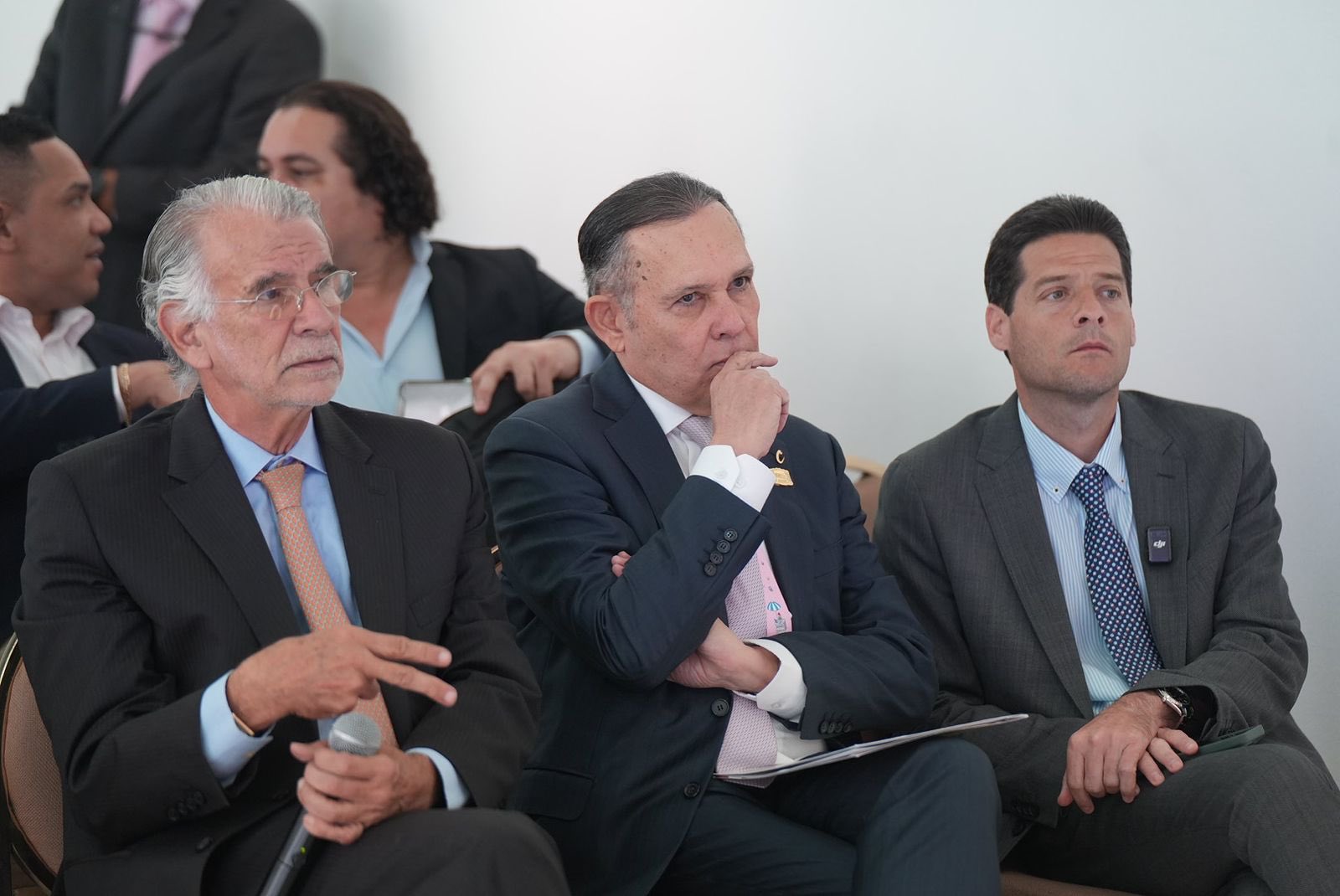 El Gobernador Eduardo Verano, el presidente del Senado Efraín Cepeda y el senador Mauricio Gómez.