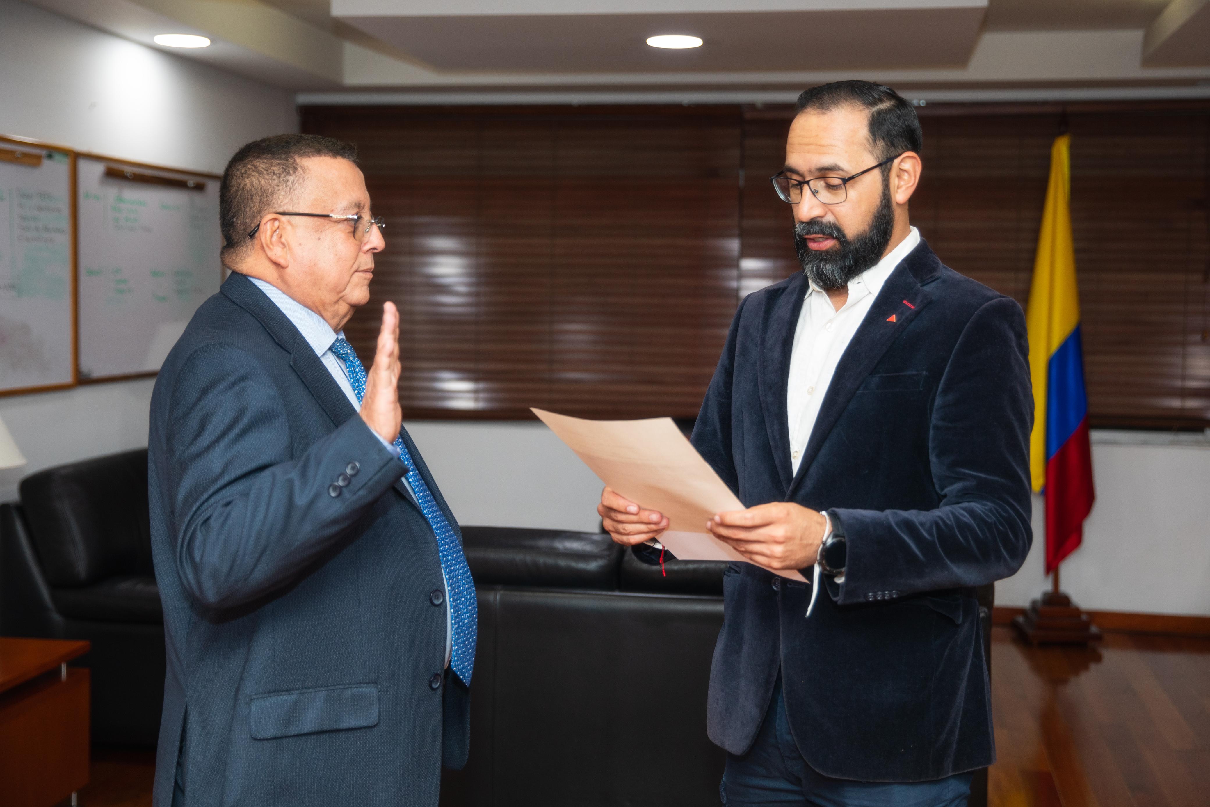 William Mercado y el ministro de Minas y Energía, Andrés Camacho.