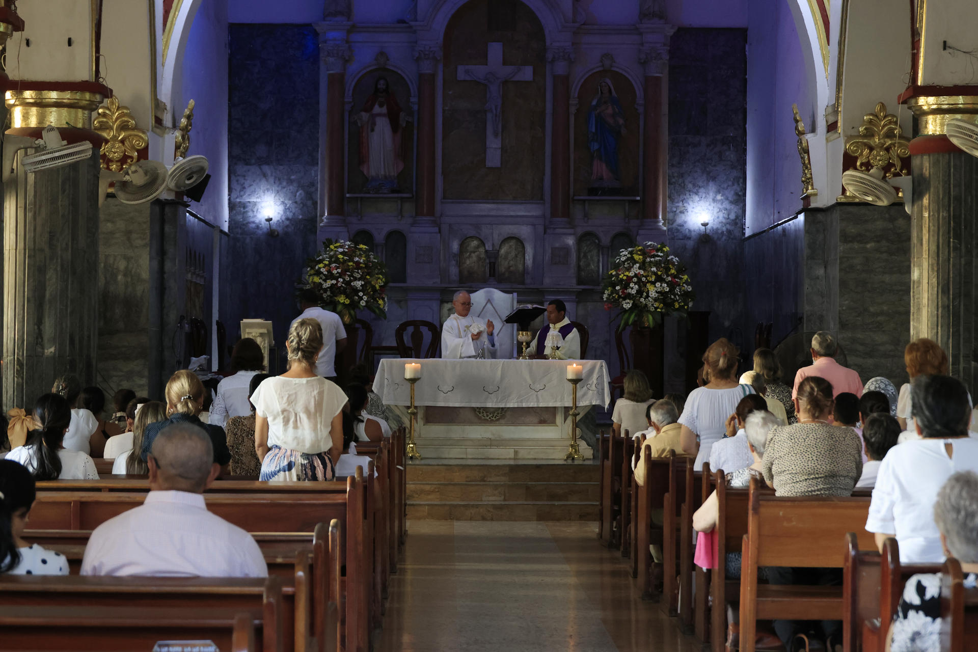 Familiares asistieron a eucaristía.