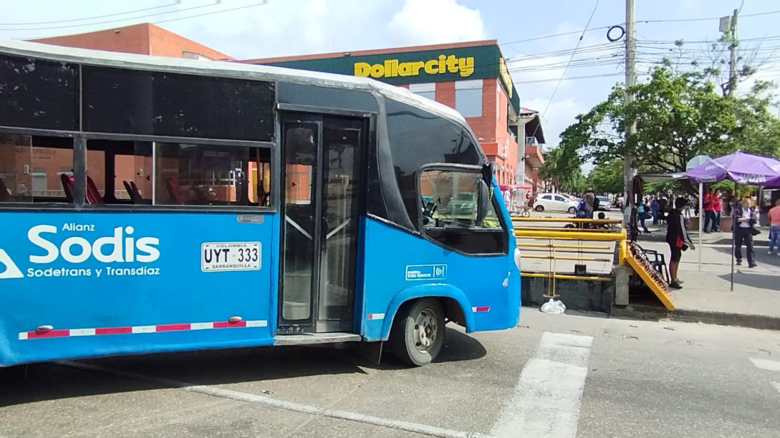 Buses de Alianza Sodis se unieron a la protesta. 