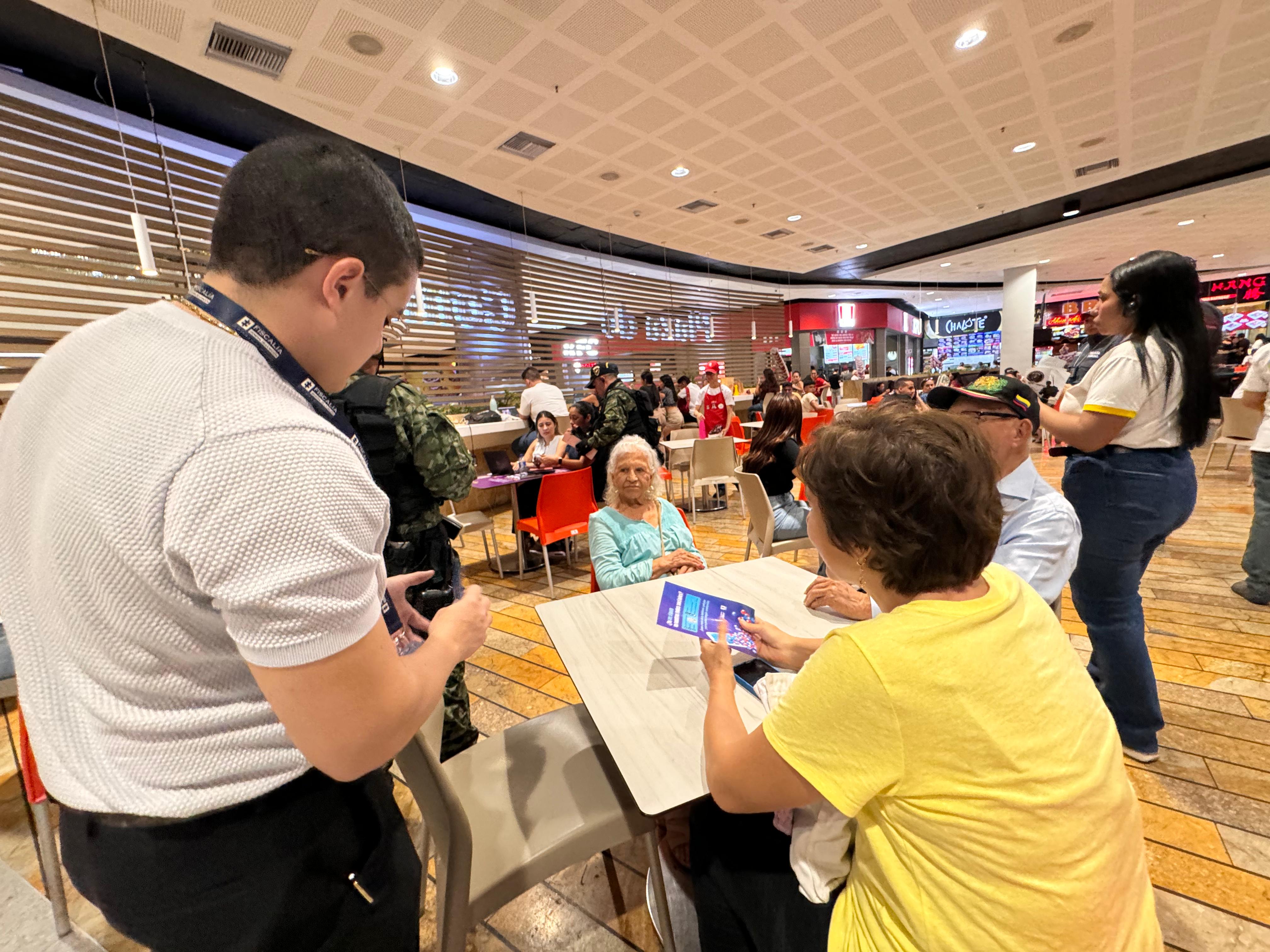 Orientación a comerciantes y ciudadanos.