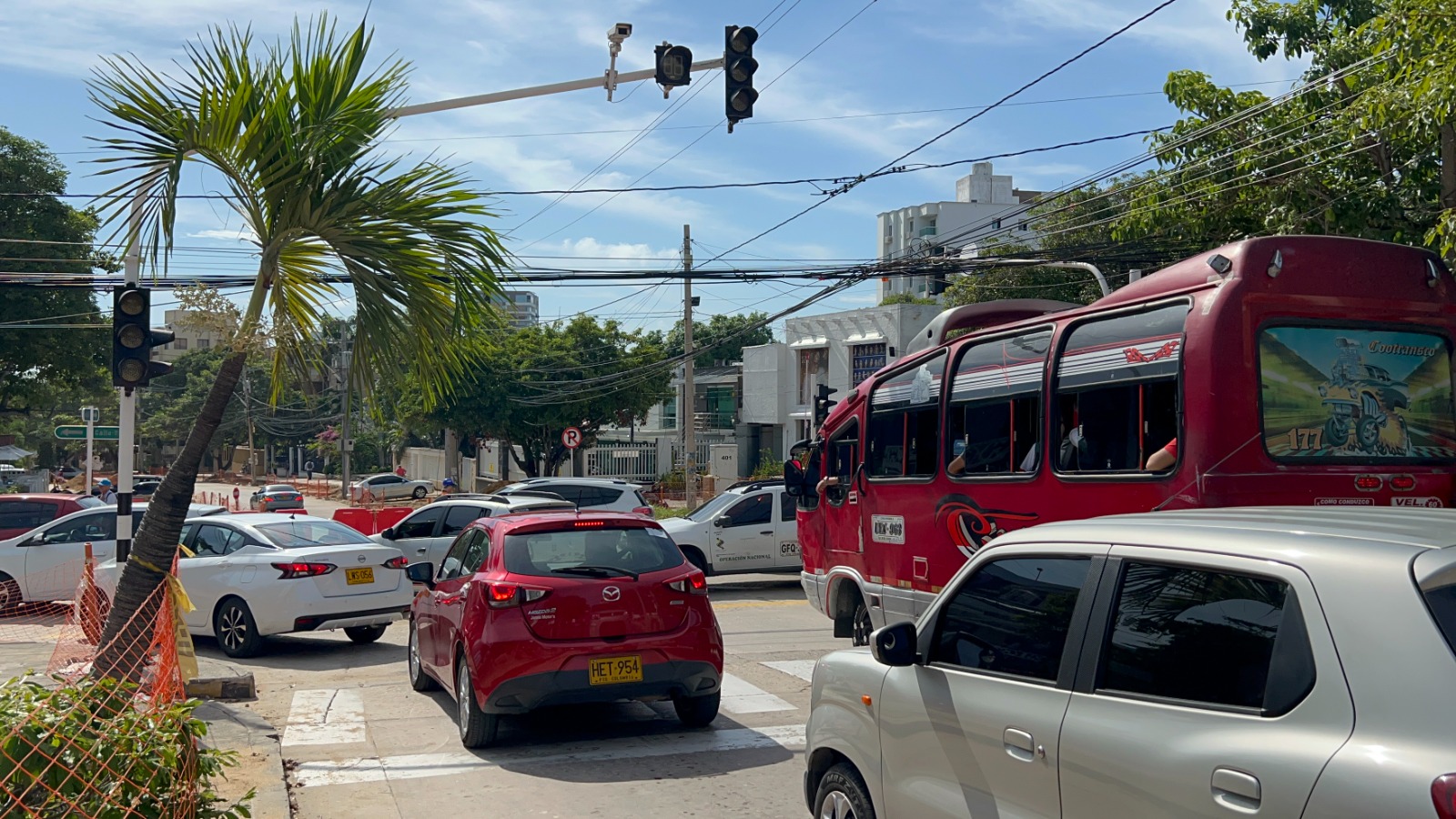 Tráfico en la carrera 49C con 79.