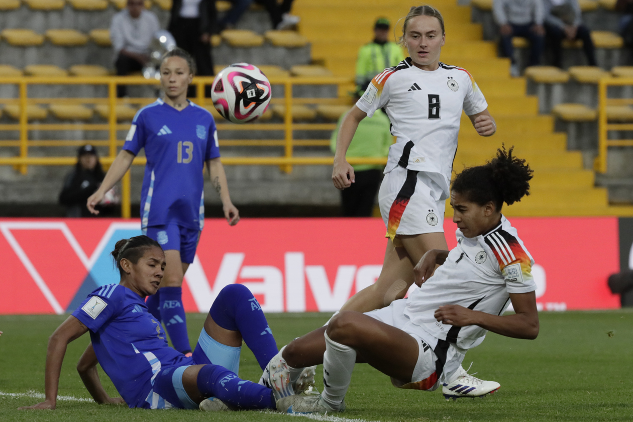 Acción del partido que Alemania le ganó 5-1 a Argentina. 