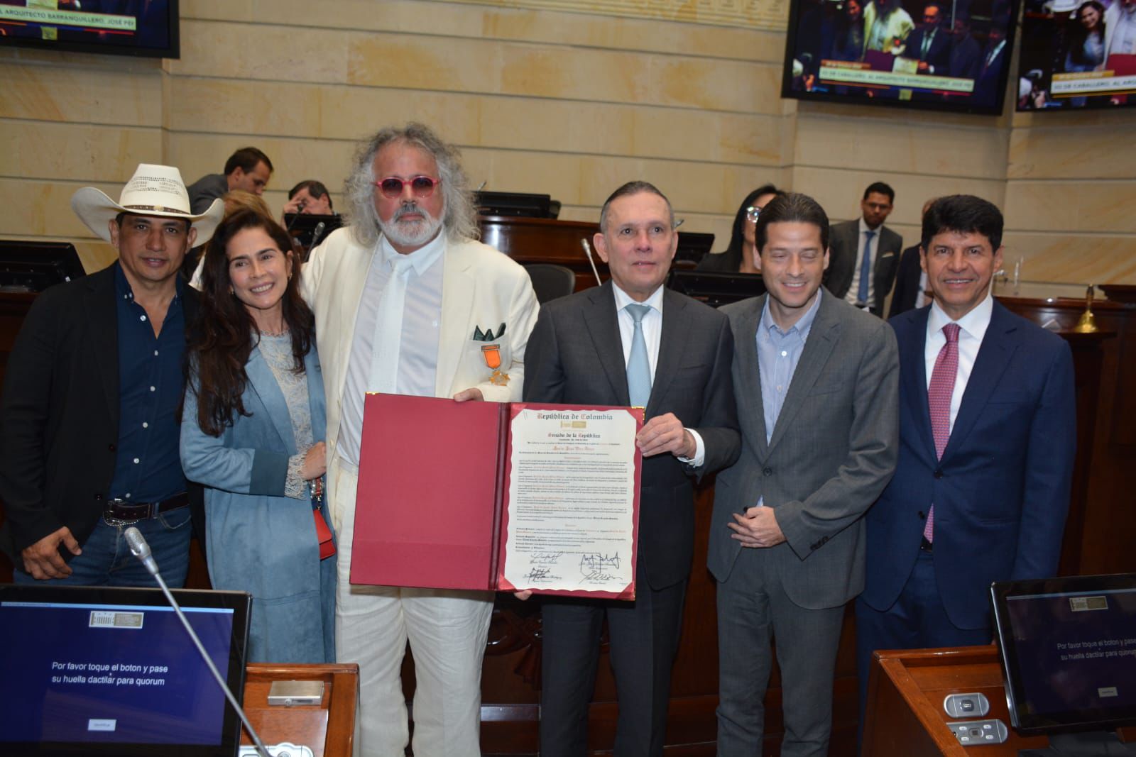 Reconocimiento del Congreso al arquitecto José Pérez