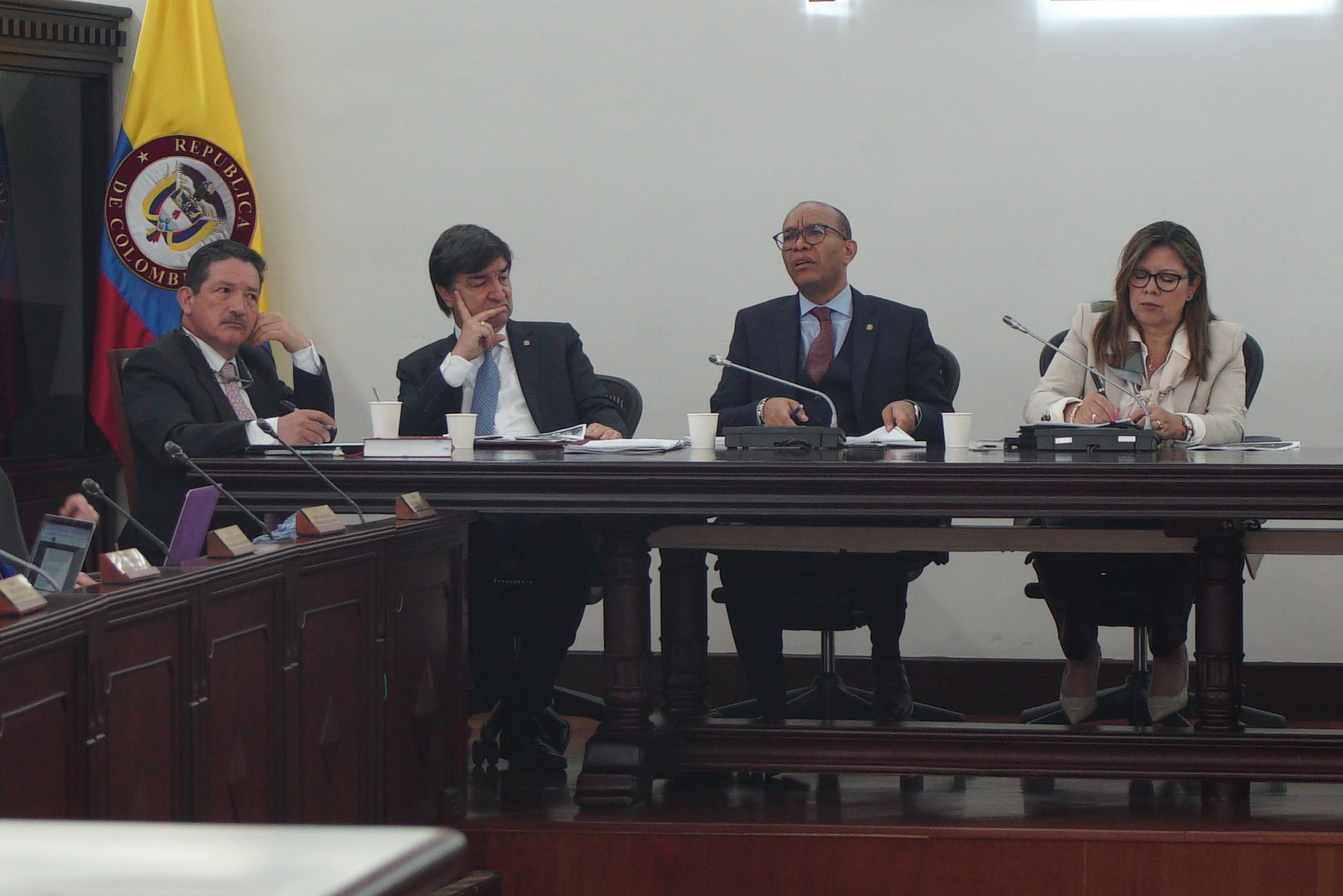 El presidente de la Corte Suprema, Gerson Chaverra, y la Fiscal General de la Nación, Luz Adriana Camargo.