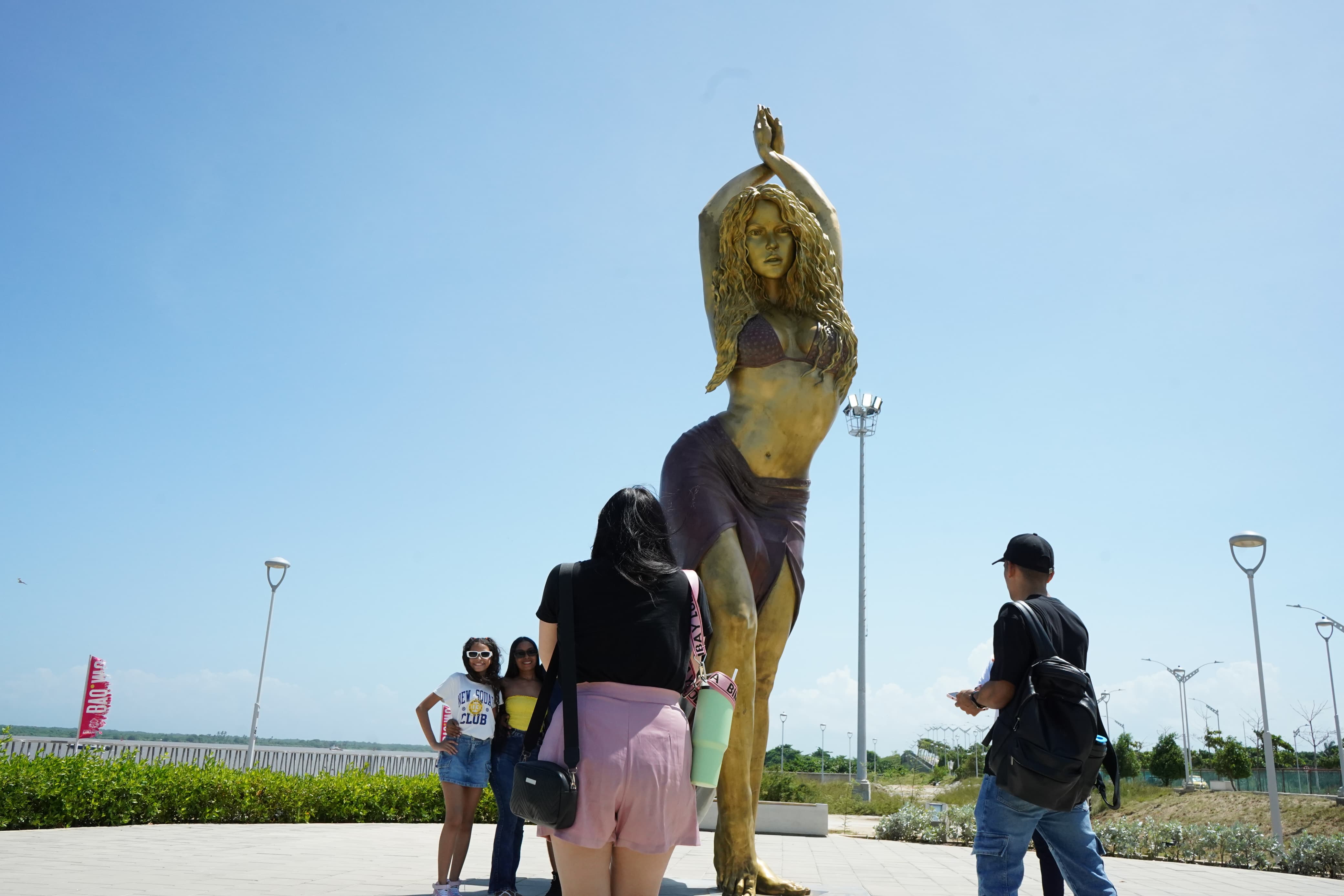 La estatua de Shakira