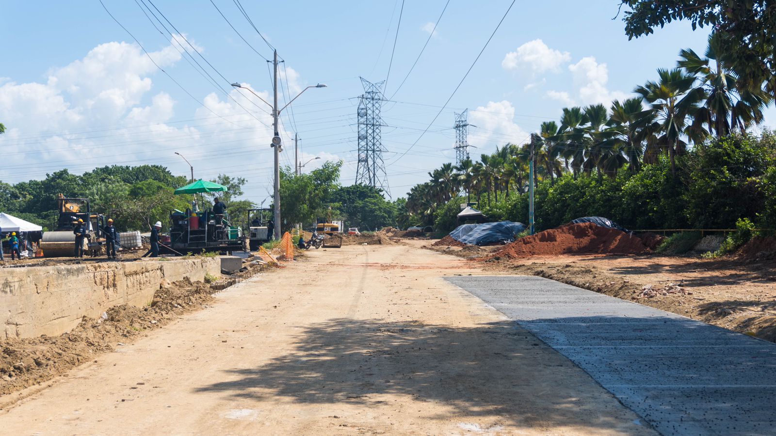 Otra de las obras que se adelanta es la de las orejas del puente de Simón Bolívar. 