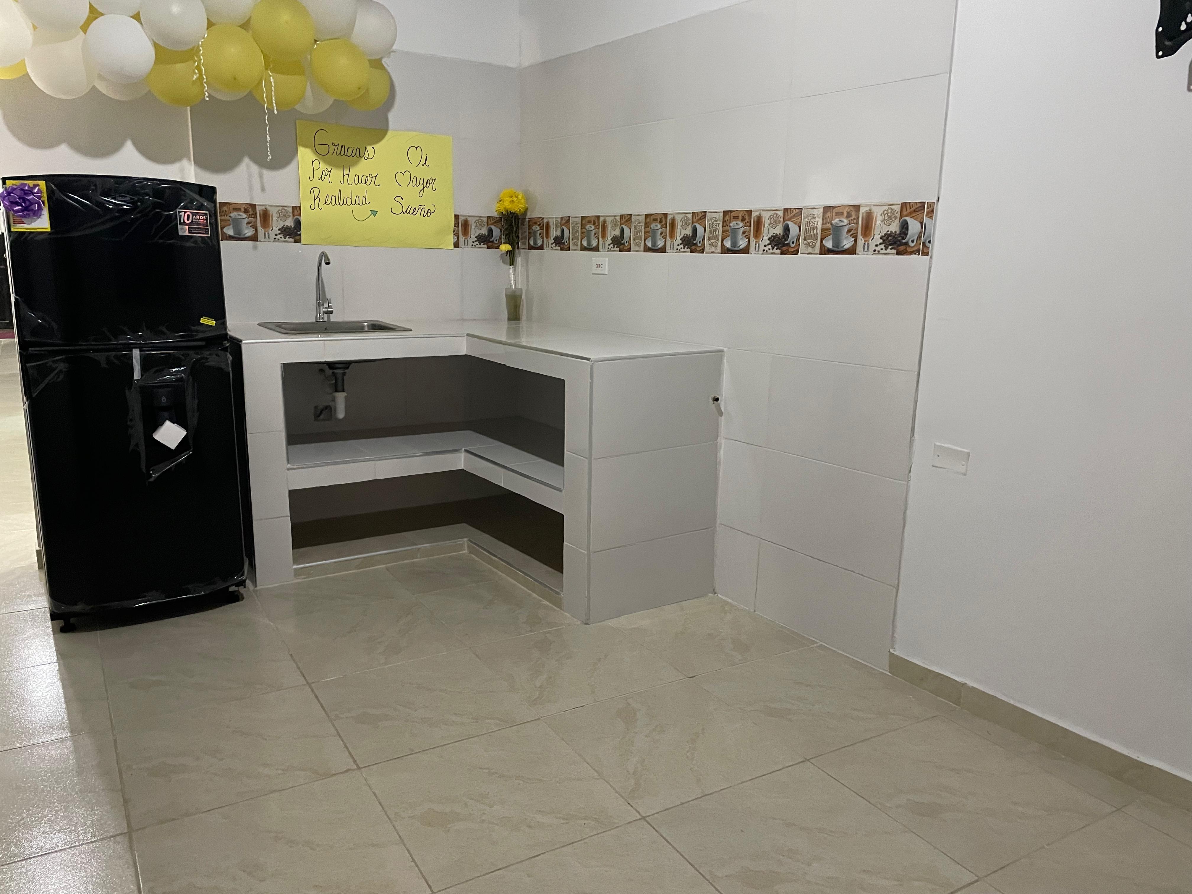 Cocina de la vivienda, tras mejoramiento. 