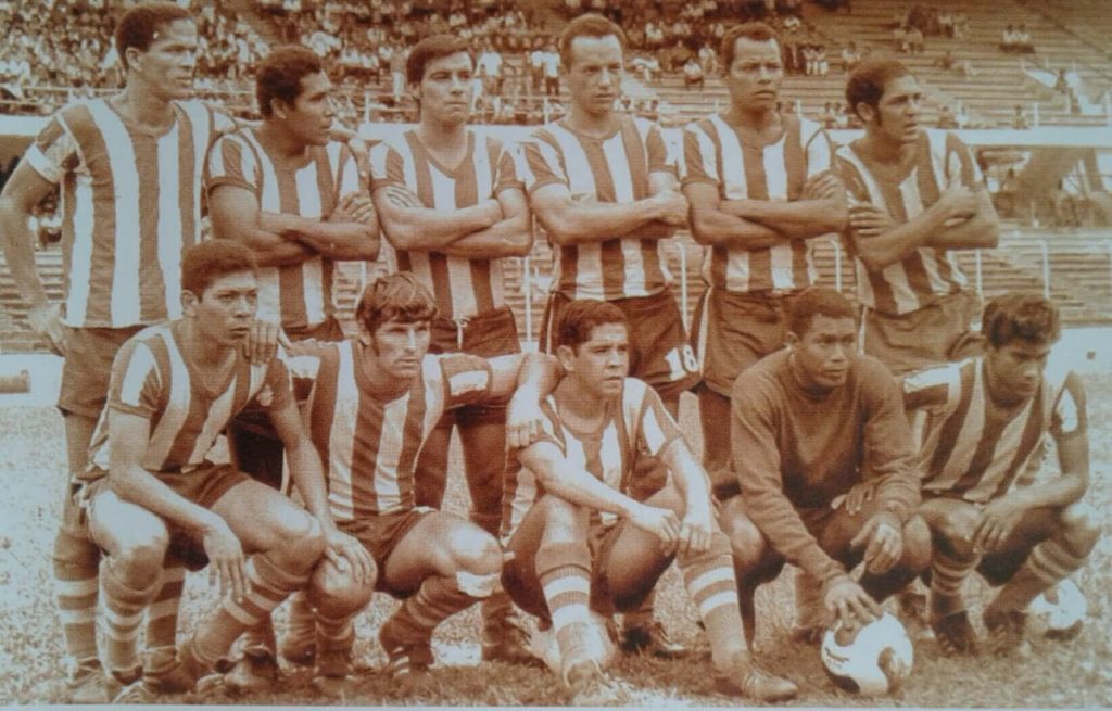 'Chicho' Martinez en una formación como portero de Junior en 1971.