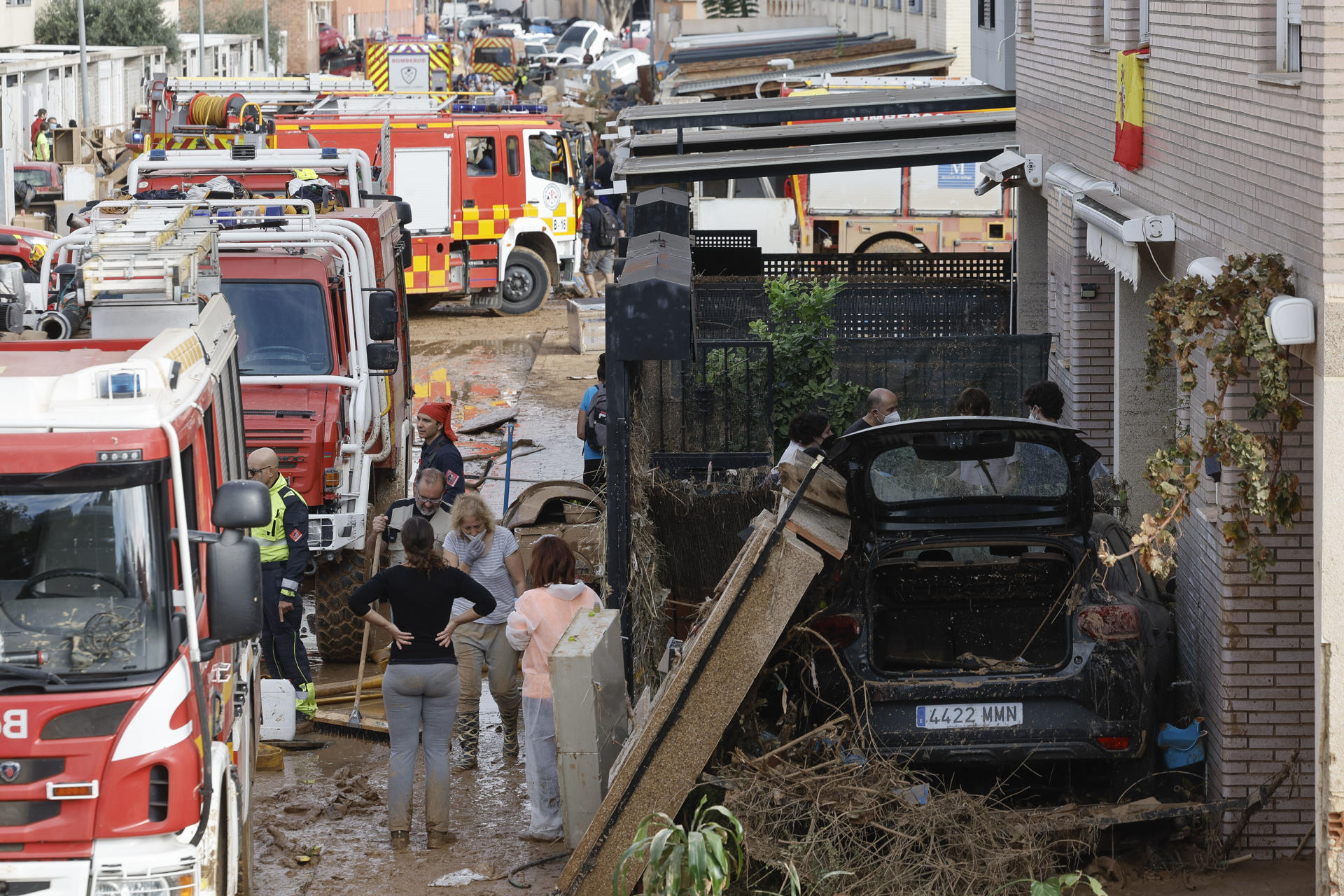 Destrozos en una zona residencial de la localidad de Alfafar, en Valencia. 