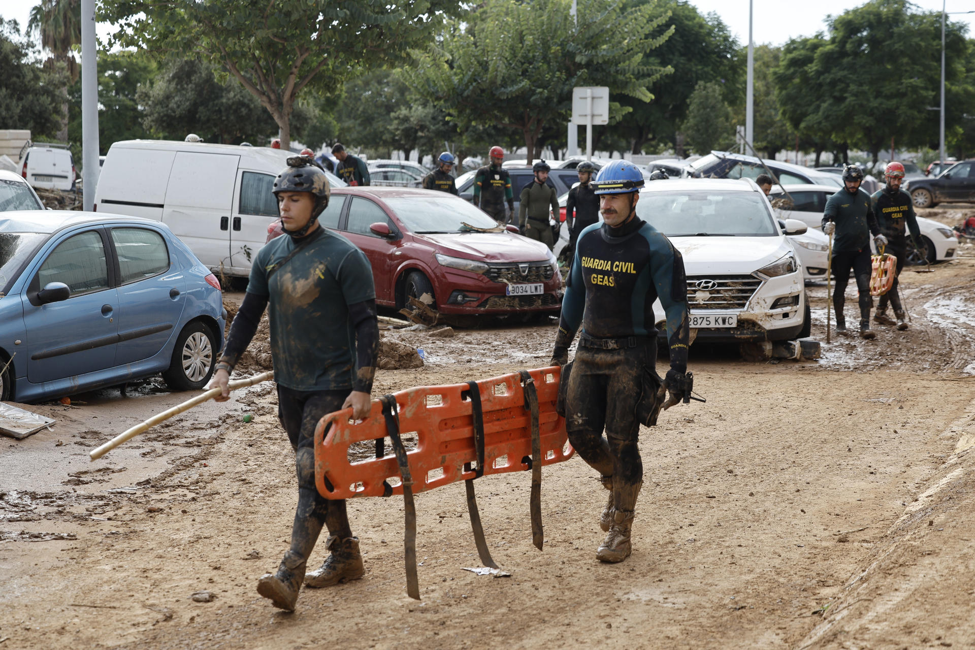 Grupo Especial de Actividades Subacuáticas (GEAS) de la Guardia Civil, participan en las labores de búsqueda de desaparecidos. 