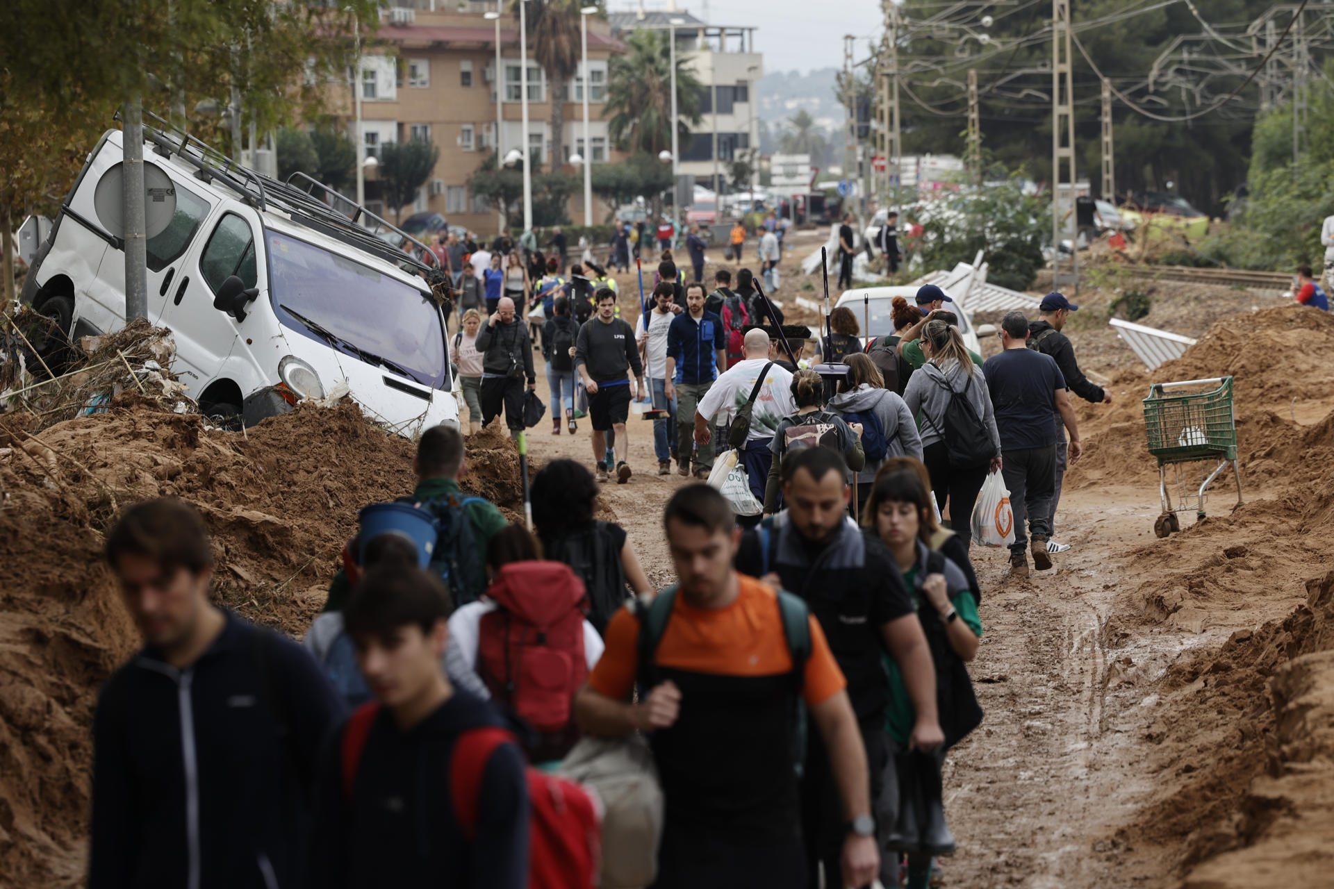 Comunidad de Paiporta en una zona afectada por las inundaciones causadas por la Dana.