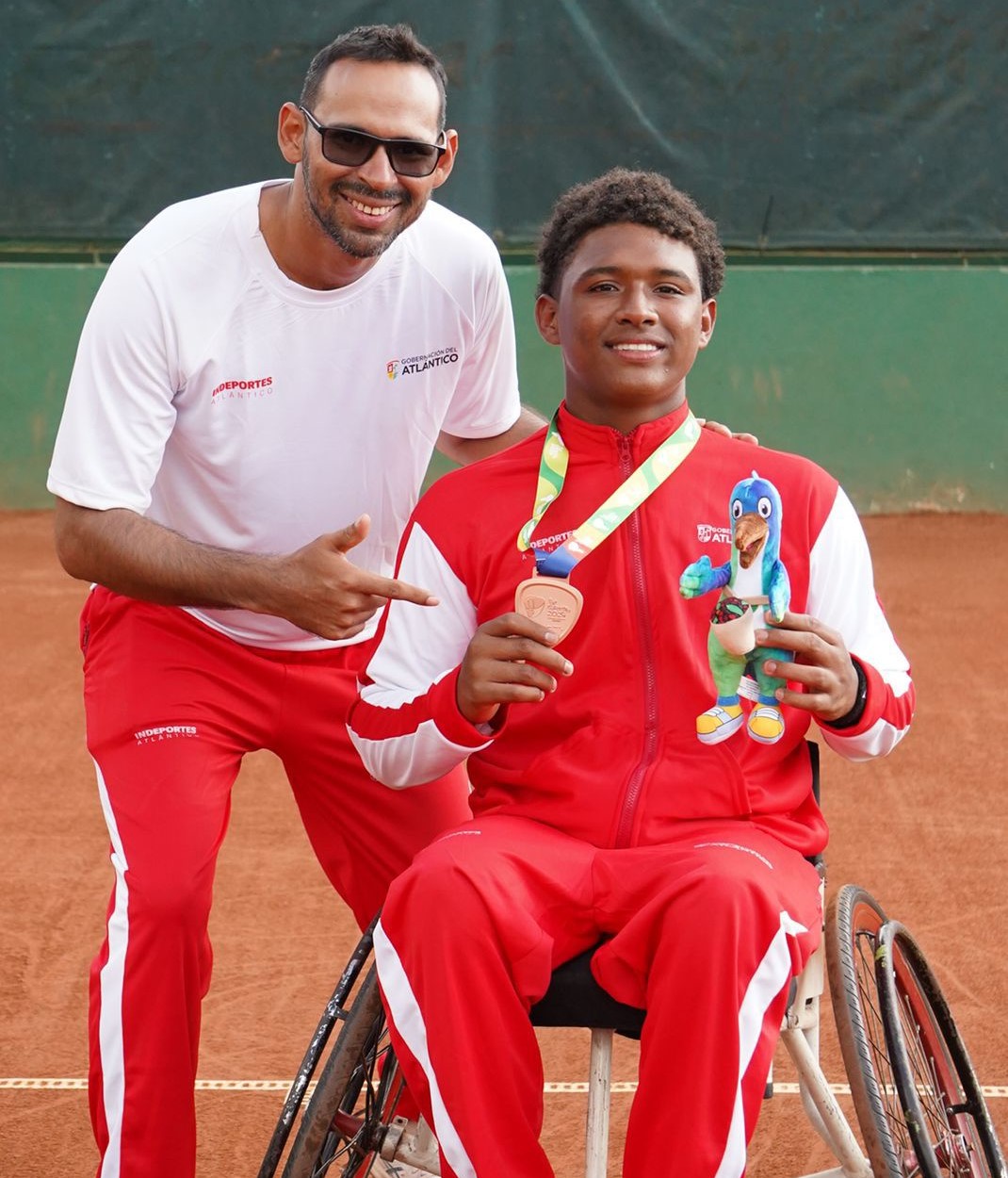 Yorman Muñoz, medalla de bronce en tenis en silla de ruedas. 