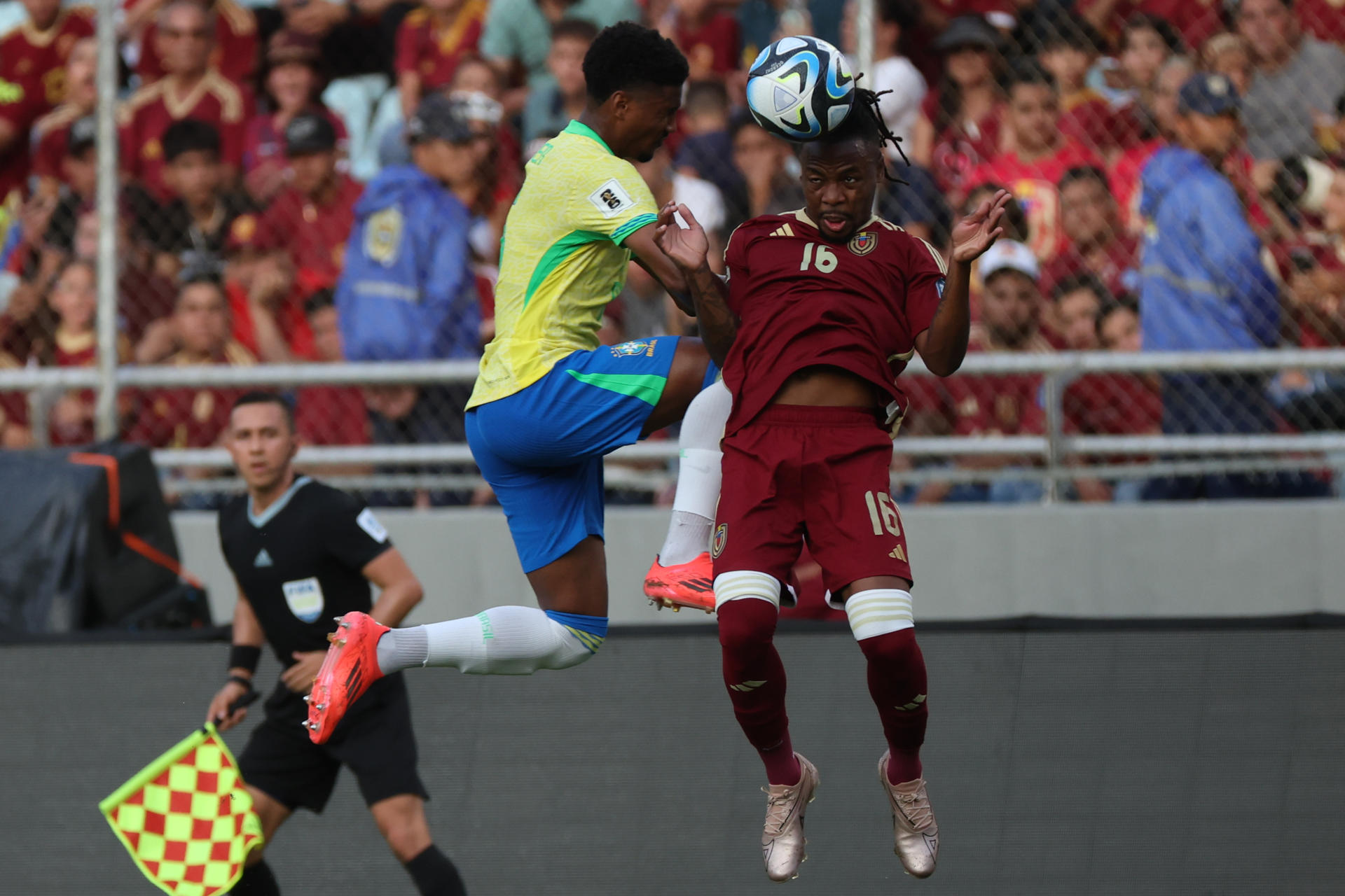 El partido correspondió a la fecha 11 de la Eliminatoria Sudamericana.