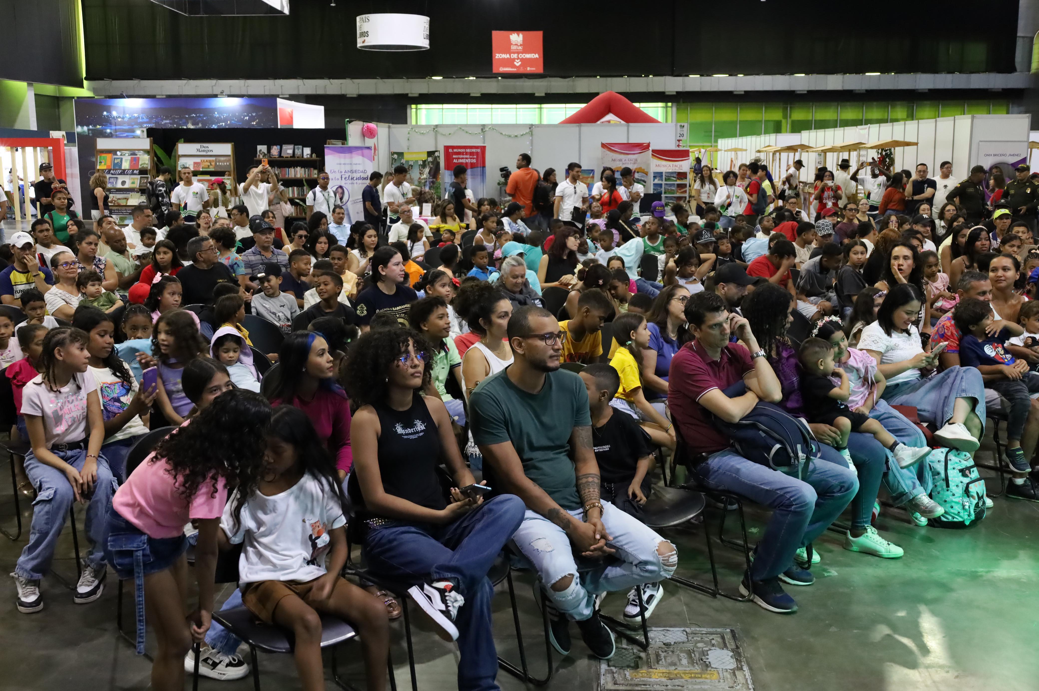 Publico asistente a la FilBac.