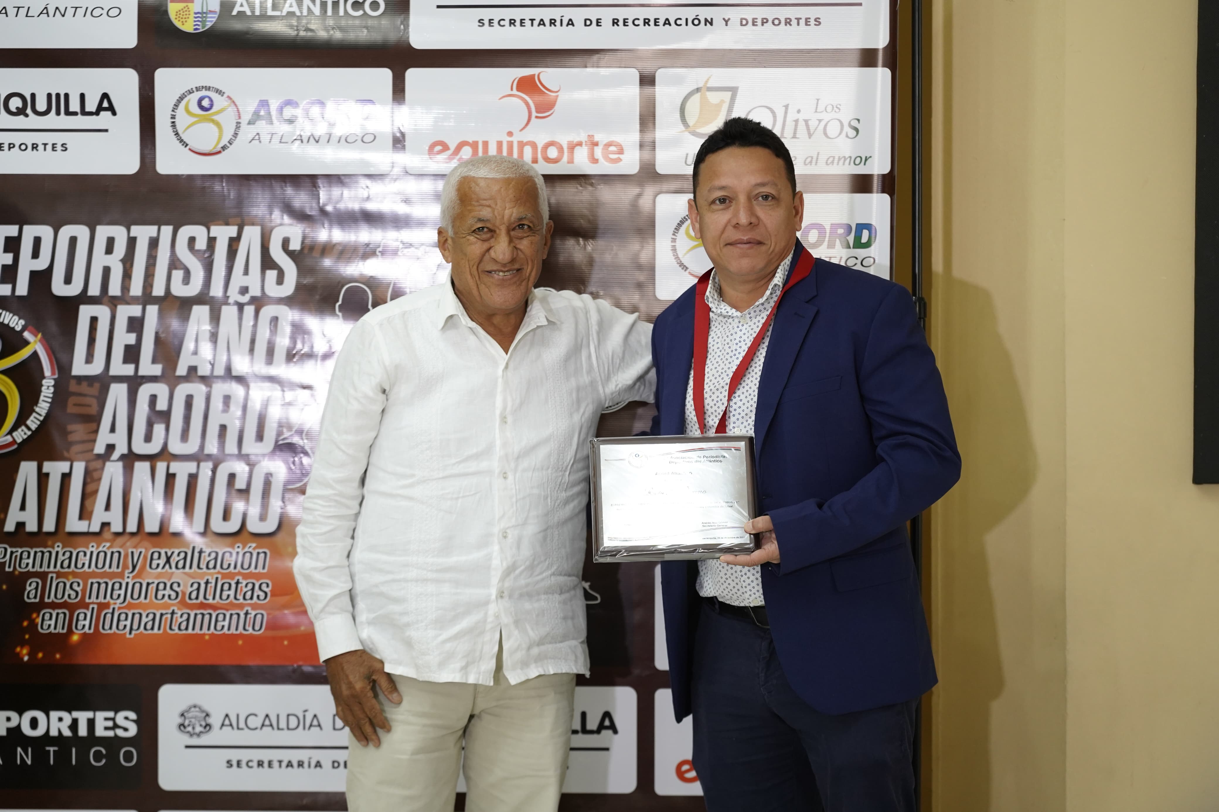 Roberto Bruno tras ser premiado como mejor entrenador de 2024 por Acord Atántico.