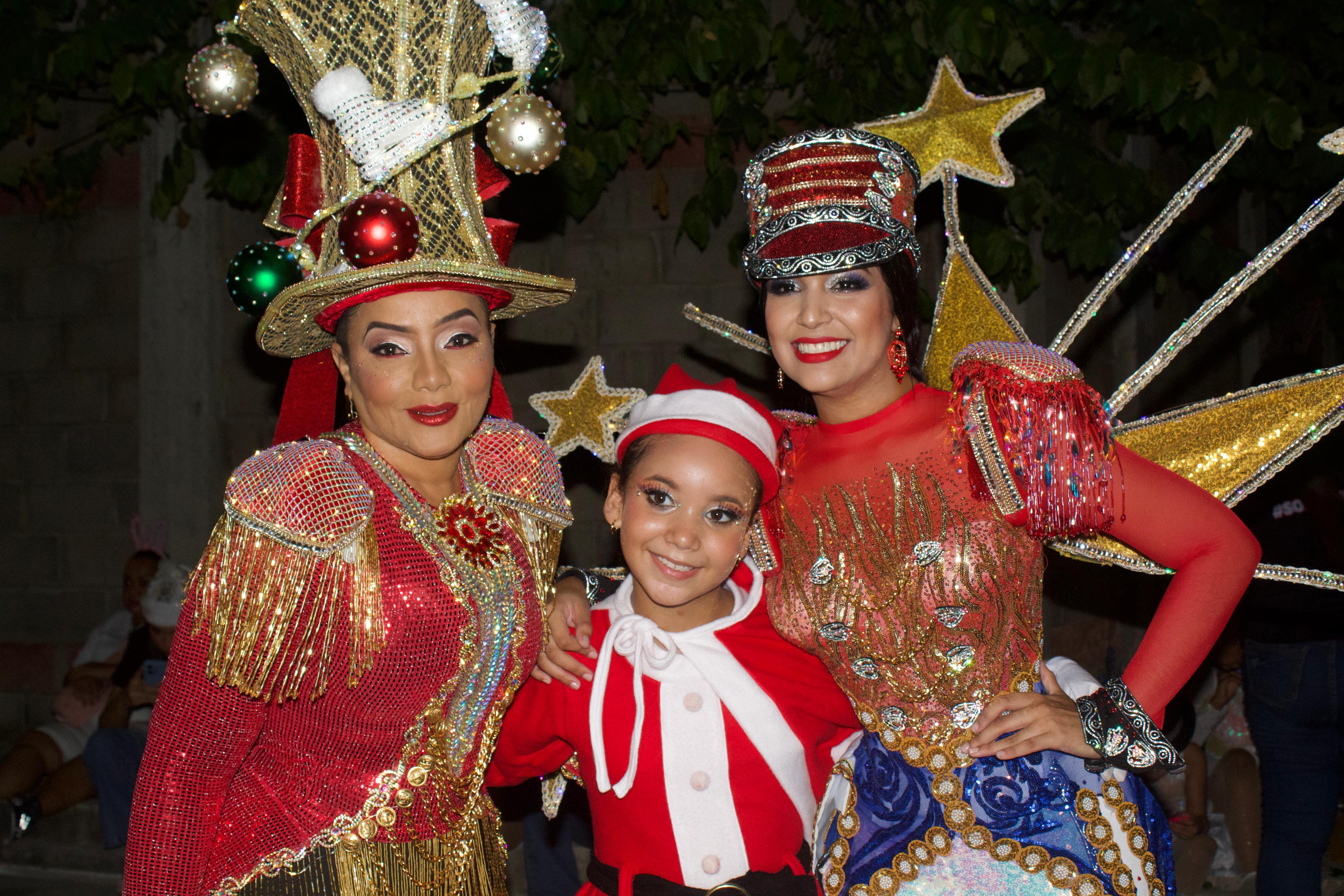 La soberana de Manatí junto a la diseñadora Diana Rolando.