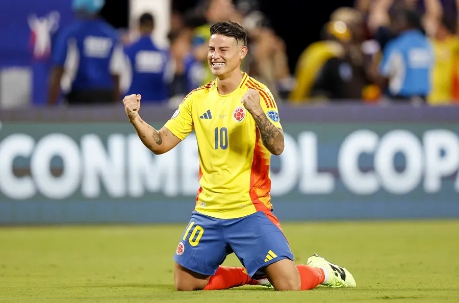 James Rodríguez celebrando la clasificación a la final de Copa América.