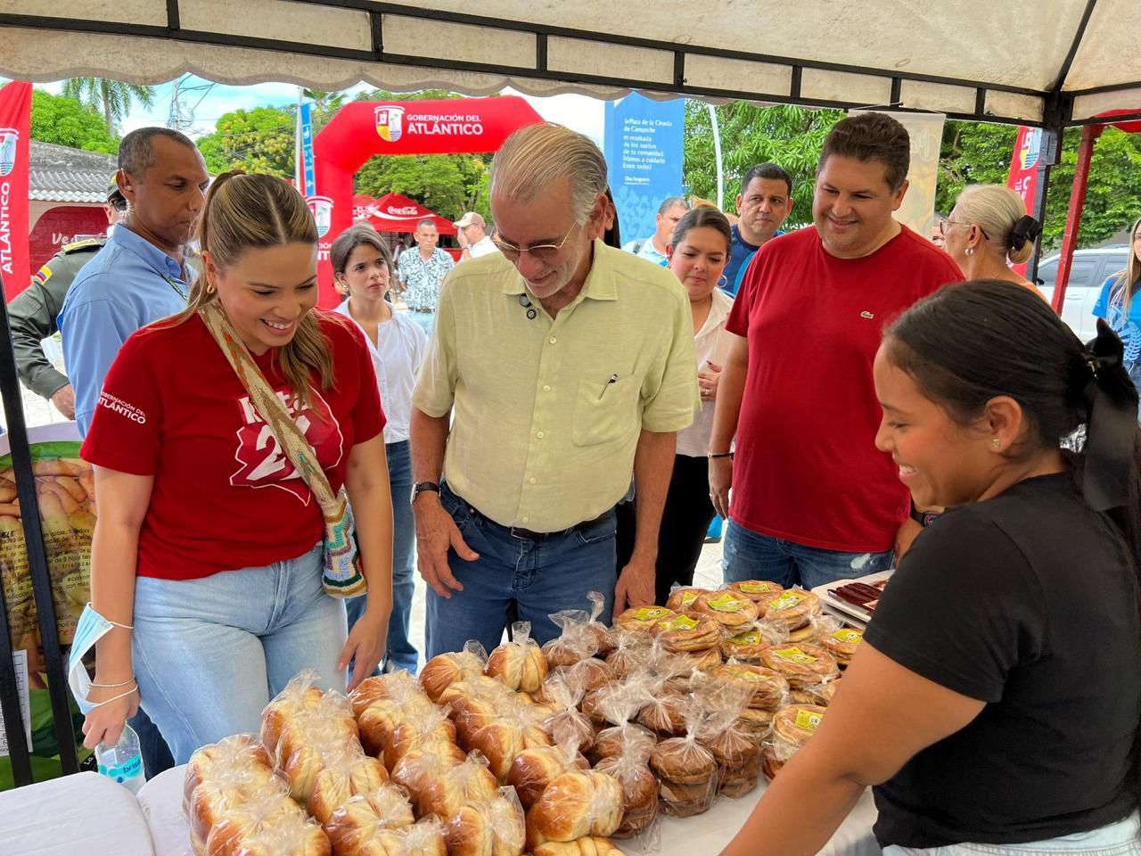 Con una inversión de $1.366.742.856 371, se beneficiaron 371 hacedores culturales que fueron utilizados en proyectos artísticos y culturales a lo largo del año.