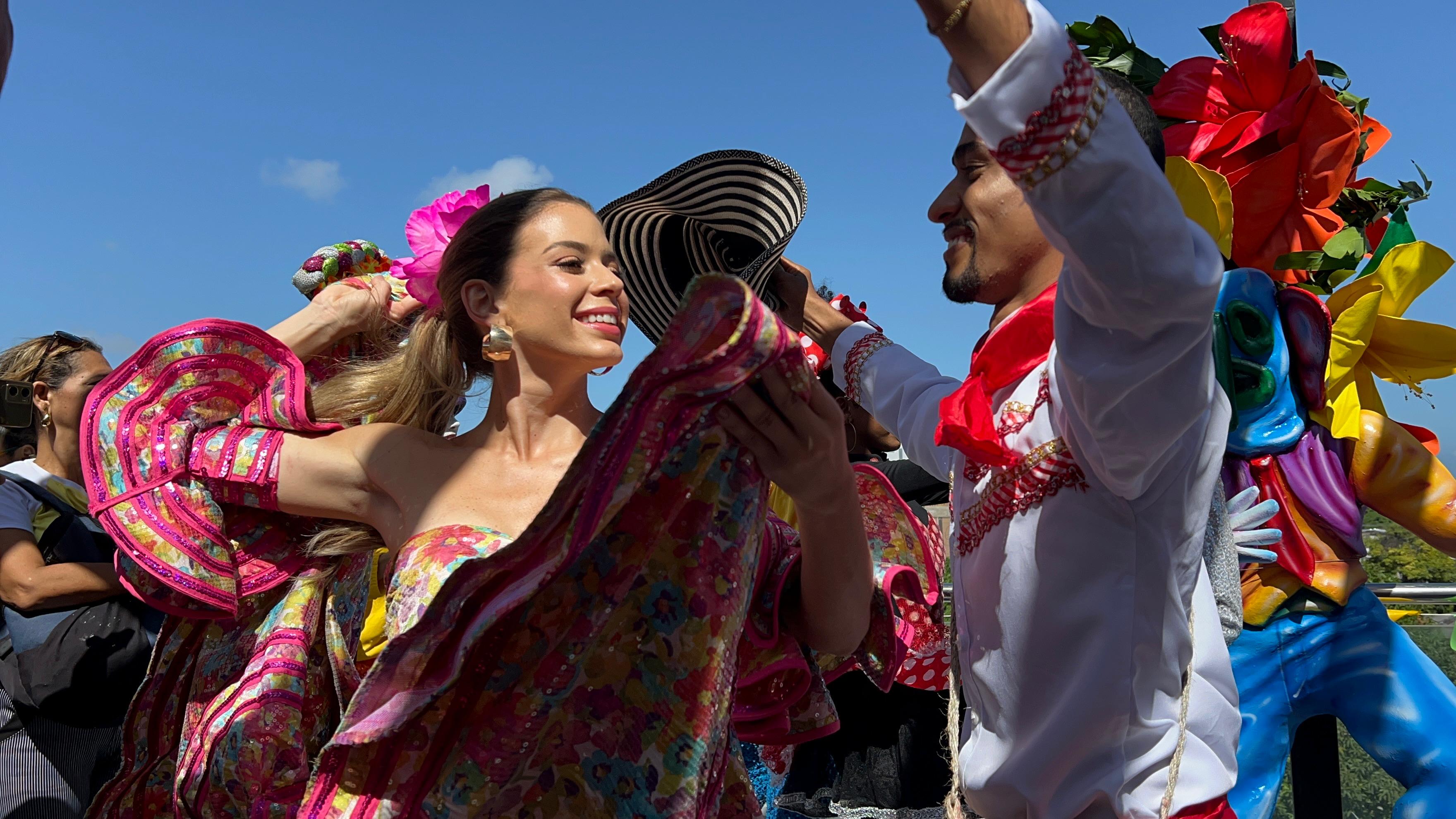 Reina del Carnaval Tatiana Angulo Fernández De Castro y Rey Momo Gabriel Marriaga.