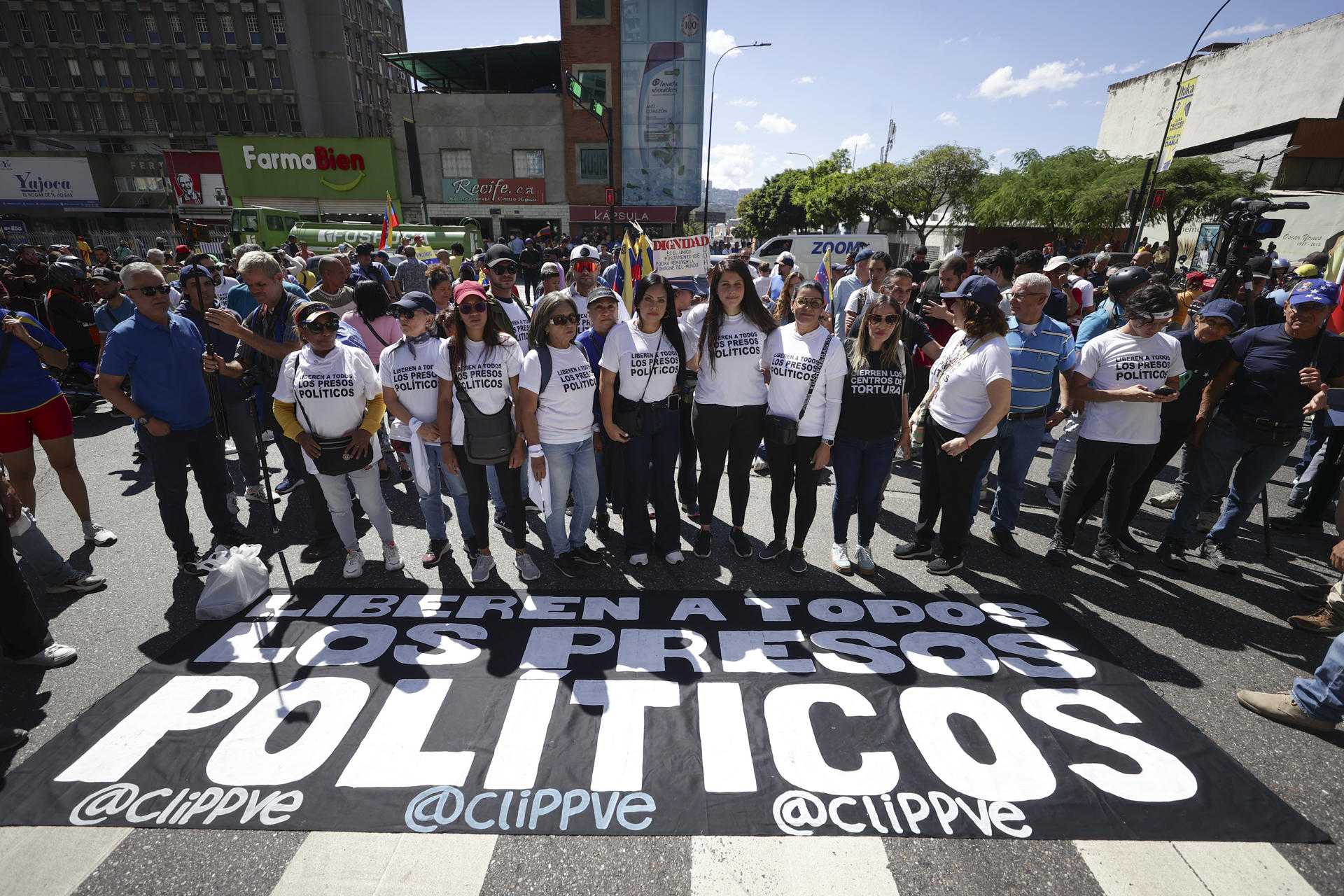 Venezolanos opositores en una manifestación, en Caracas. 