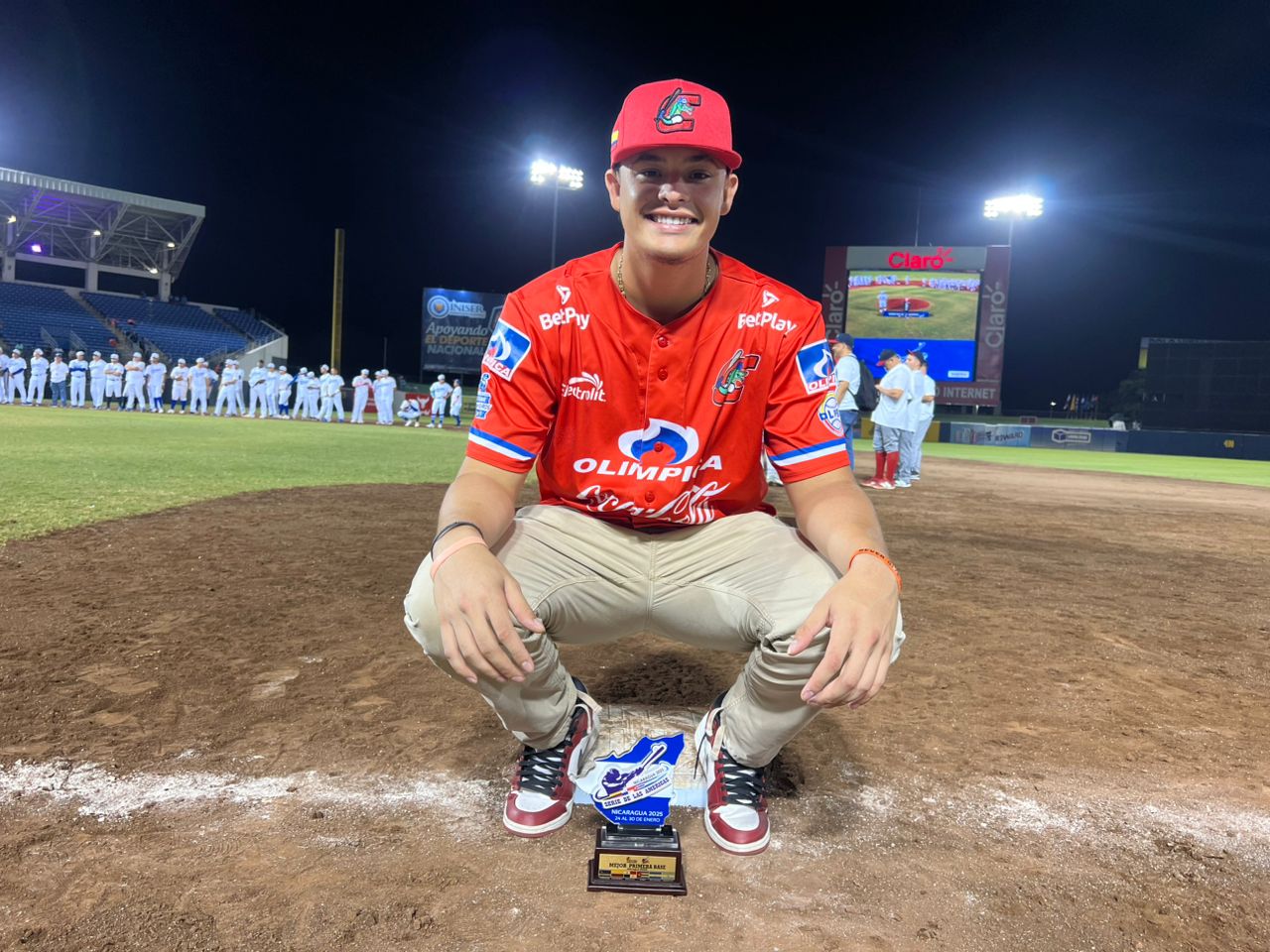 Darío Borrero, la mejor primera base del torneo.