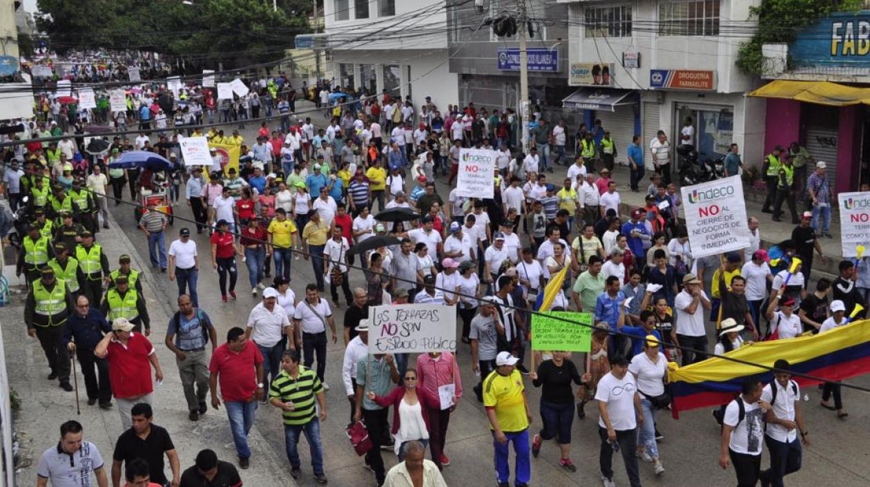 Tenderos protestaron por su situación, no solo son impuestos, también es la inseguridad que enfrentan a diario.
