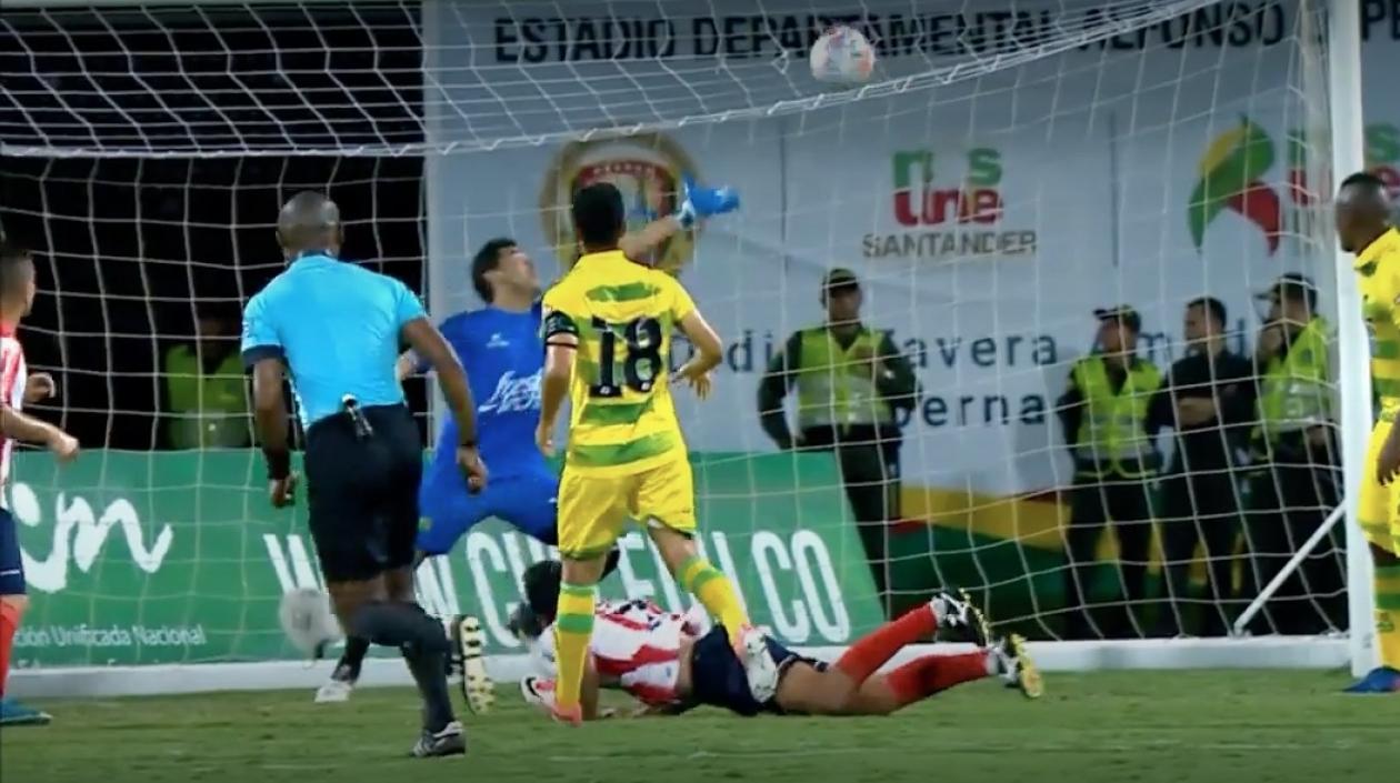 Golazo de Sebastián Hernández para el 3-1 final