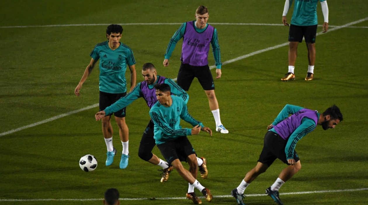 Jugadores del Real Madrid entrenan en la víspera del debut mundialista. 