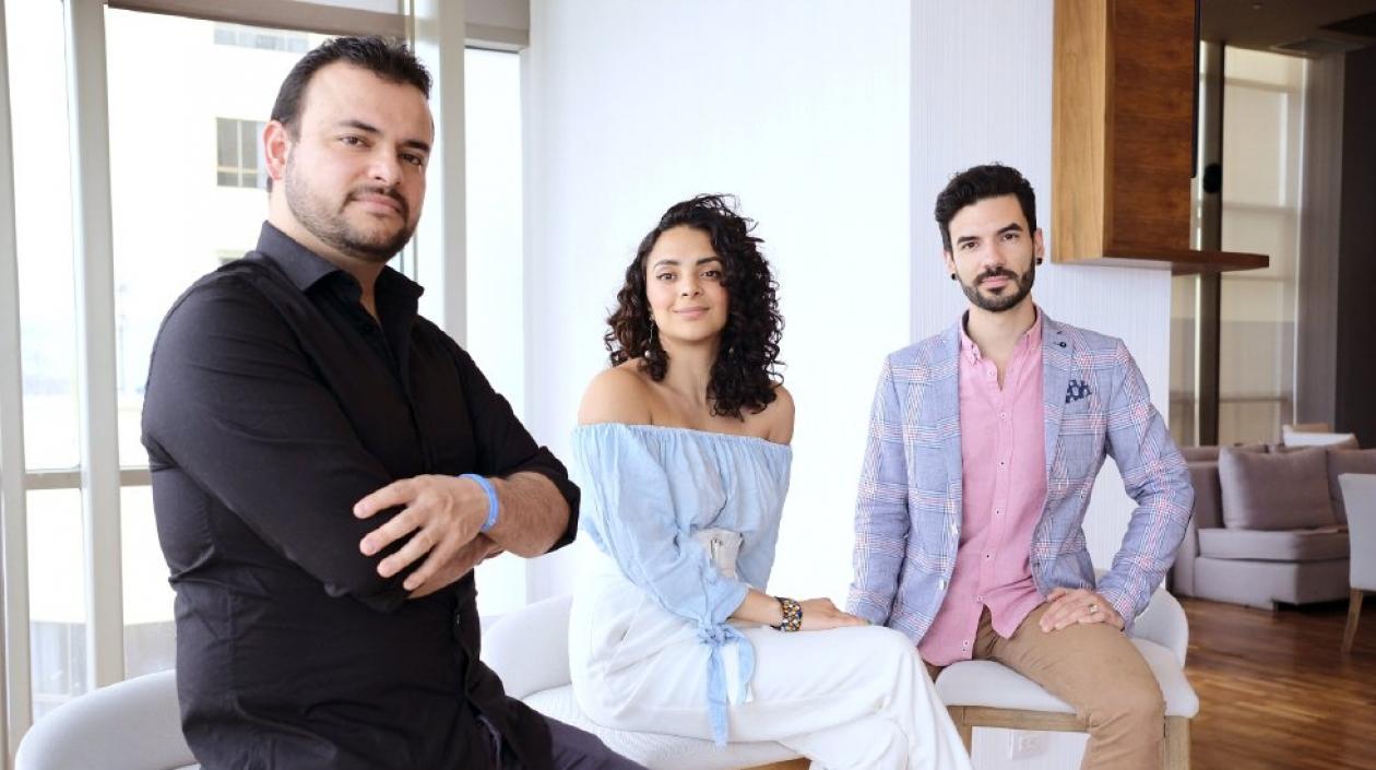 En la foto, tres jóvenes cantantes colombianos: la soprano Julieth Lozano, el tenor Pablo Martínez y el barítono Juan David González.