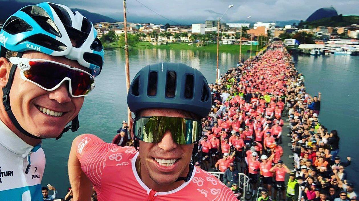 El británico Chris Froome participó este domingo en el 'Giro de Rigo', una carrera ciclística organizada por Rigoberto Urán