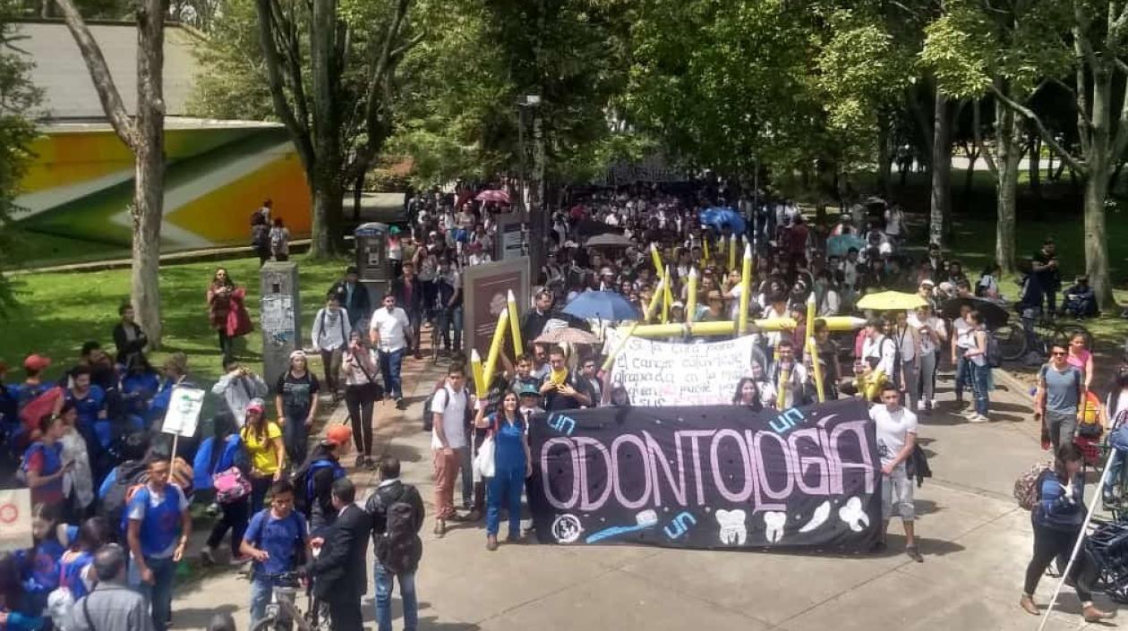 La marcha de los lápices como fue denominada la manifestación de los estudiantes colombianos.
