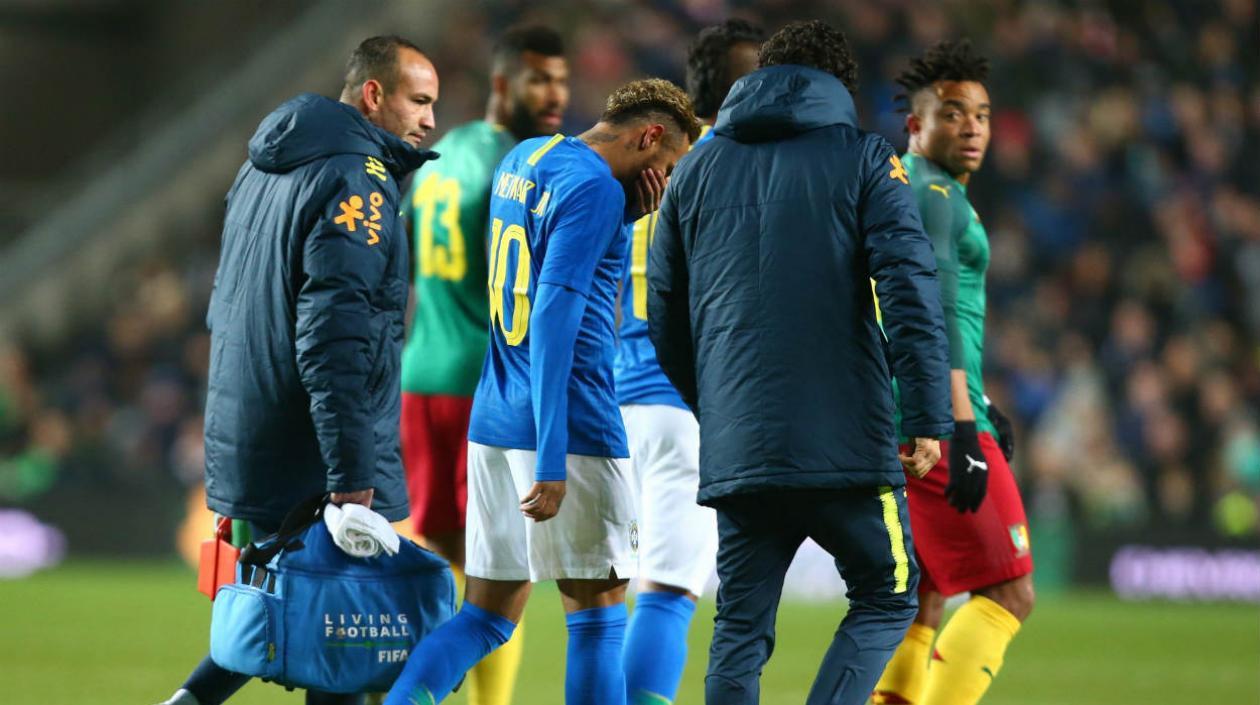 Neymar sufre una elongación y Mbappé una contusión